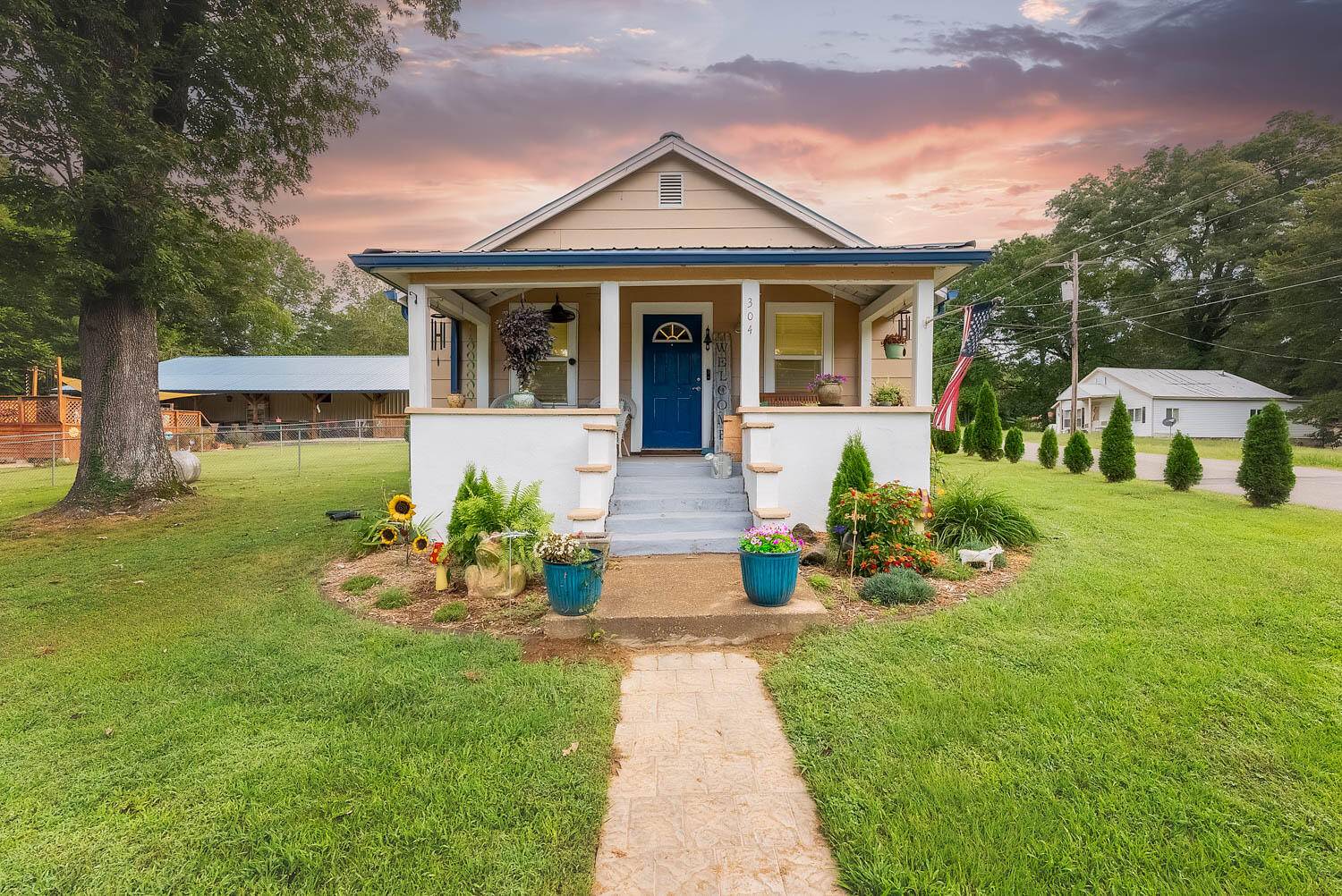 Thayer, MO 65791,304 Saint Matthew ST