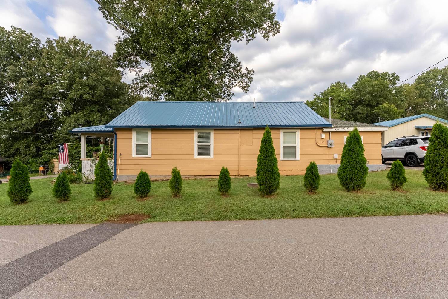Thayer, MO 65791,304 Saint Matthew ST