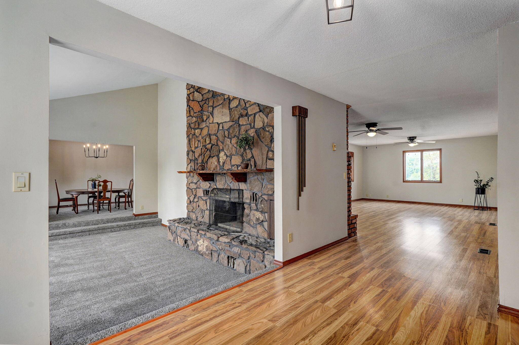 Mt Vernon, MO 65712,1206 Parkway DR