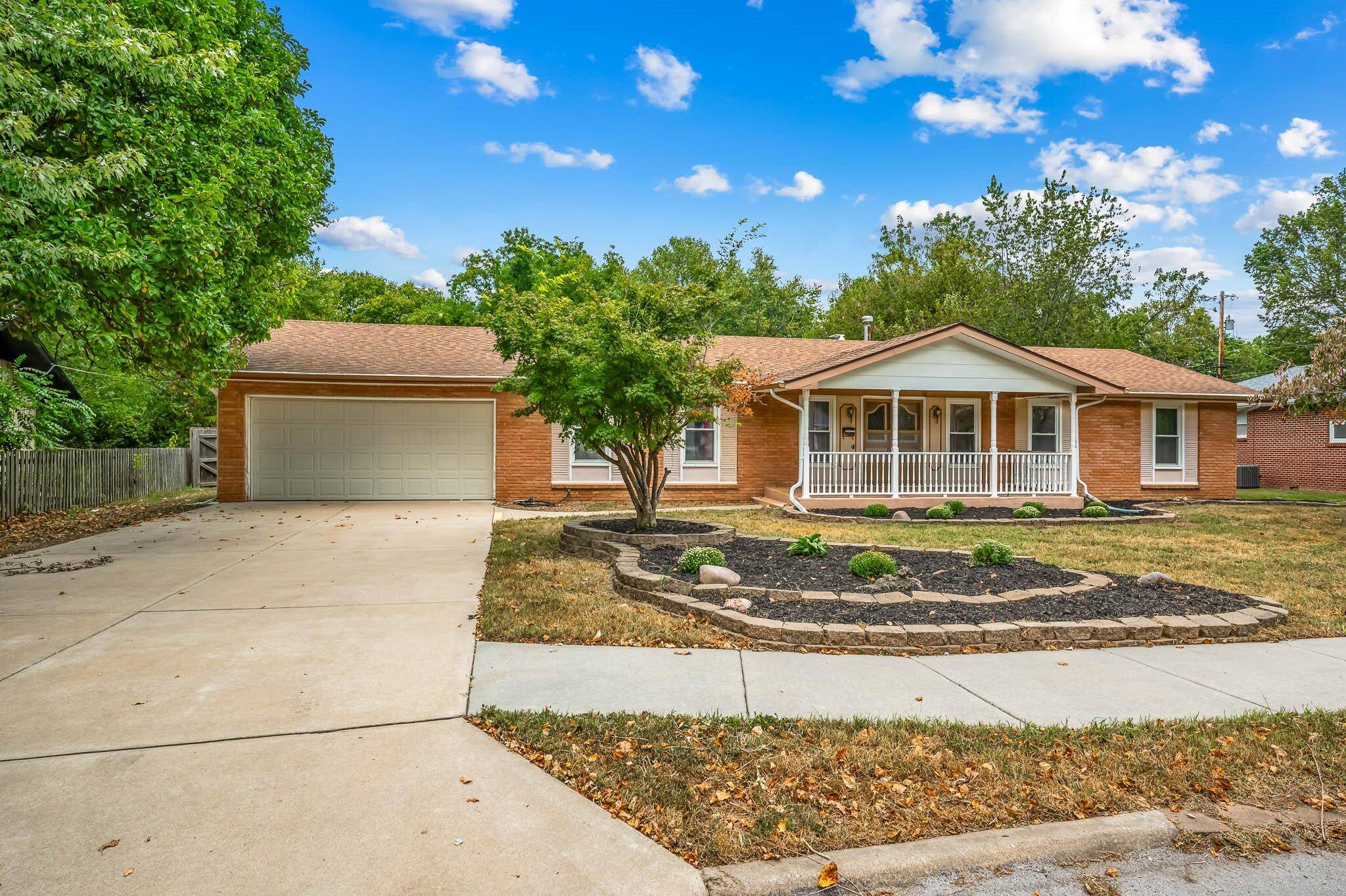 Springfield, MO 65807,733 W Katella ST