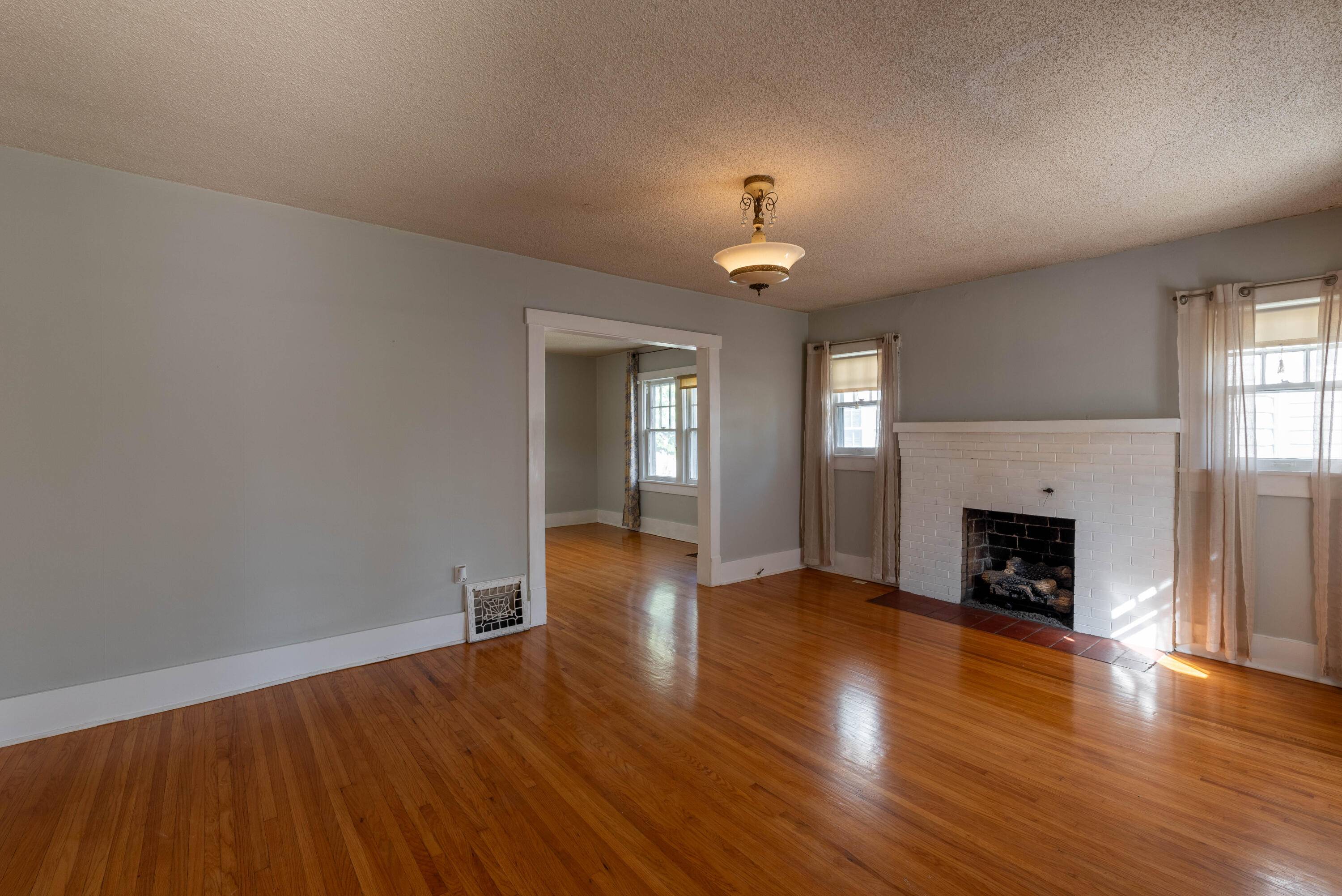 Springfield, MO 65807,1103 S Roanoke AVE