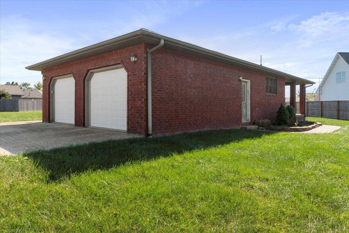 Mountain Grove, MO 65711,1603 Davis CIR