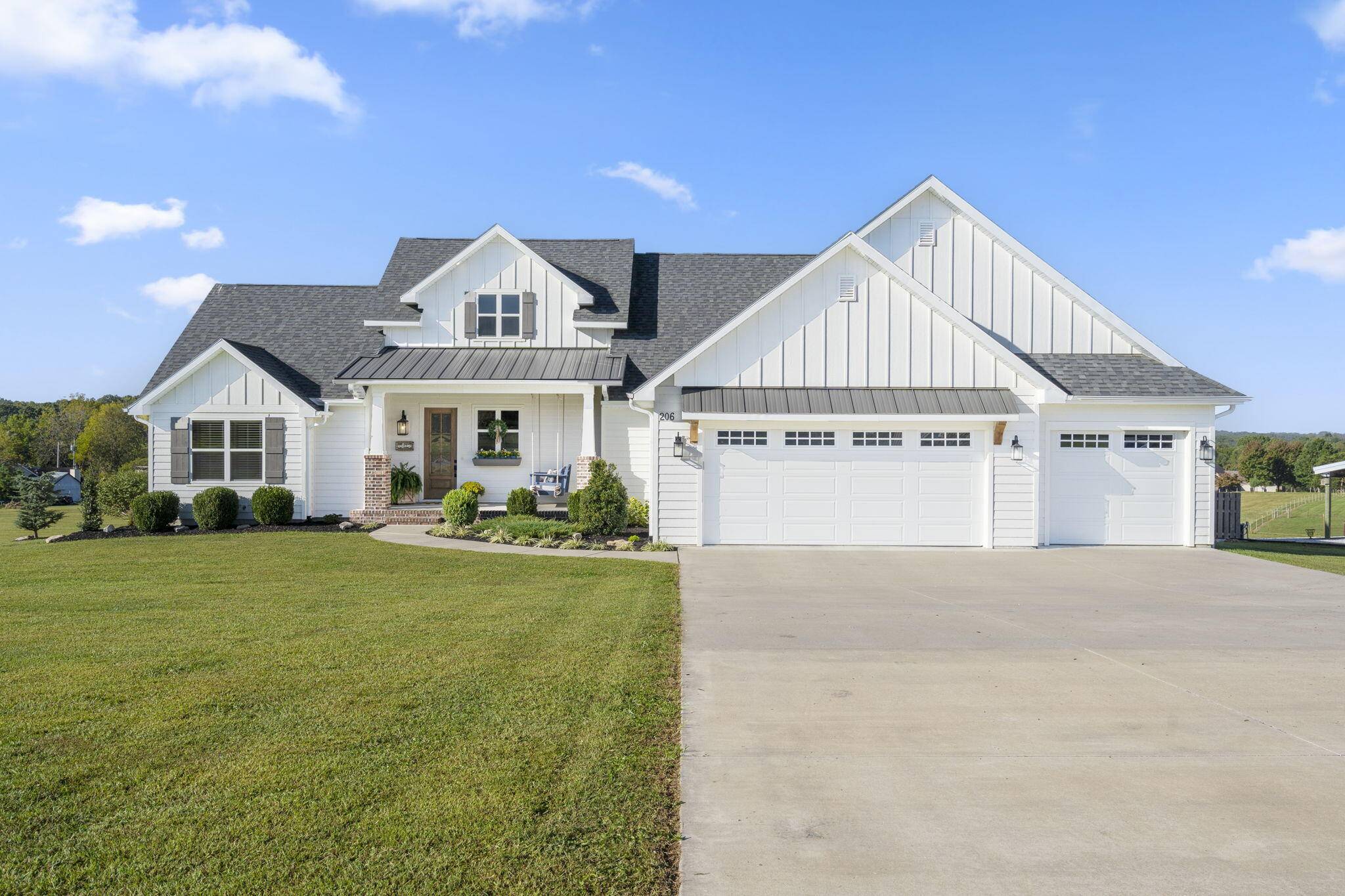 Ozark, MO 65721,206 Tall Grass RD