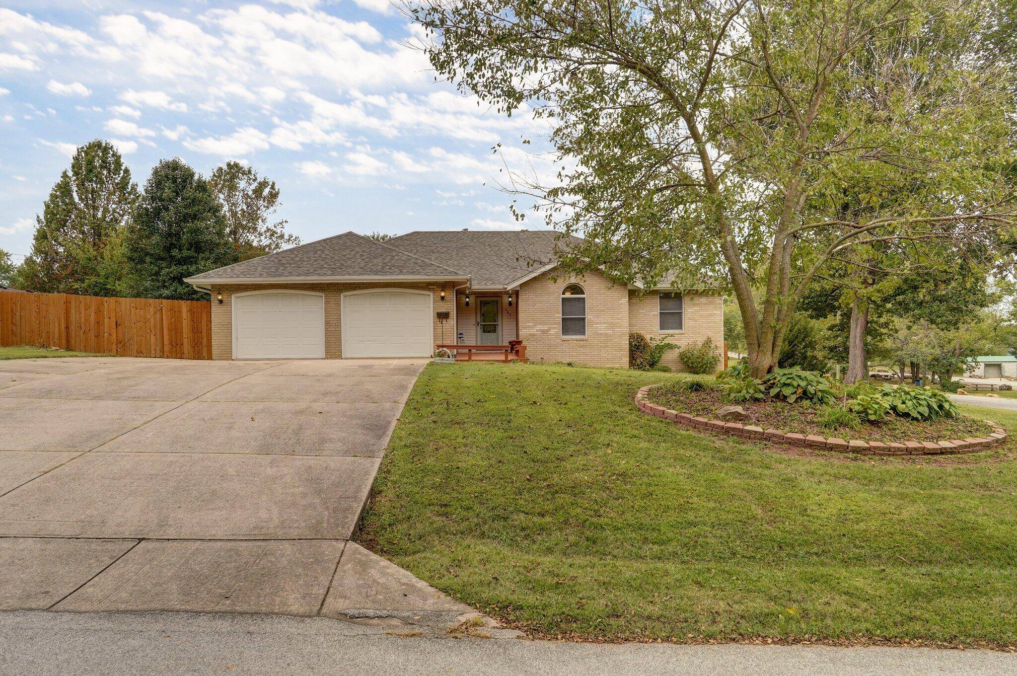 Marshfield, MO 65706,665 N Clay ST