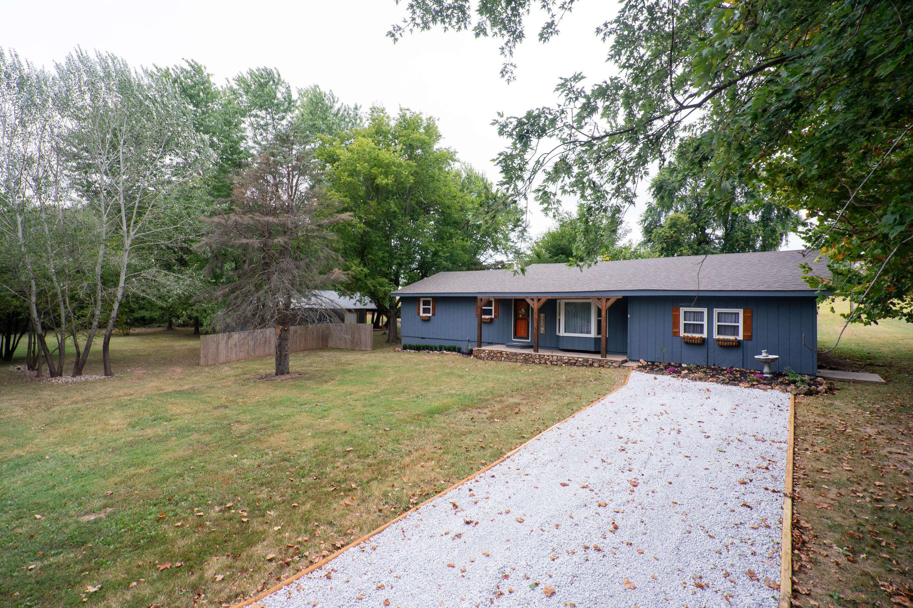 Ash Grove, MO 65604,202 E Cawlfield ST