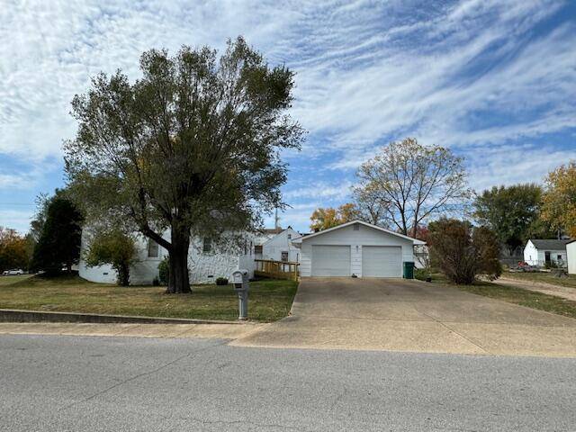 Cabool, MO 65689,1002 Ozark ST