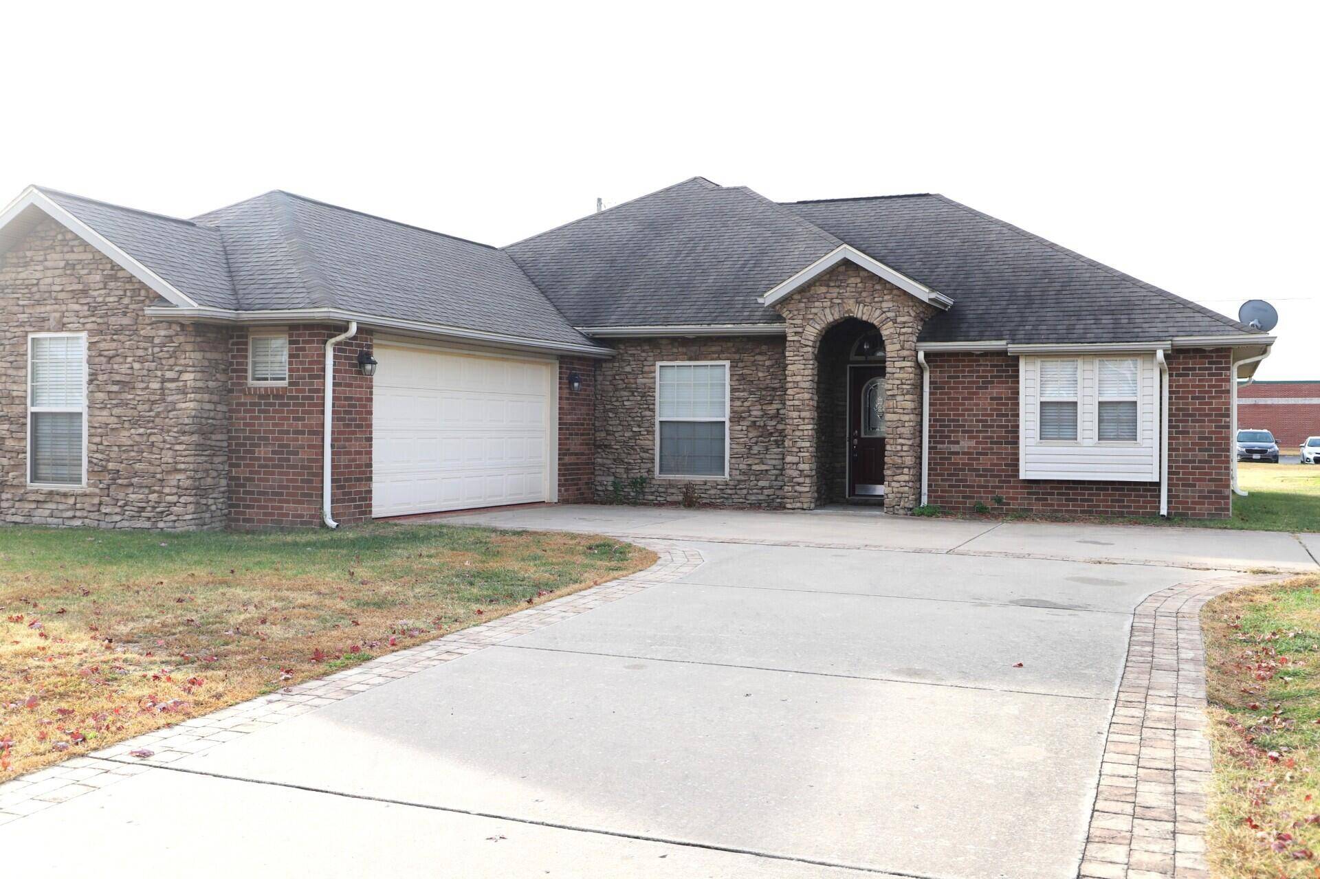 Neosho, MO 64850,3009 Fairway Circle