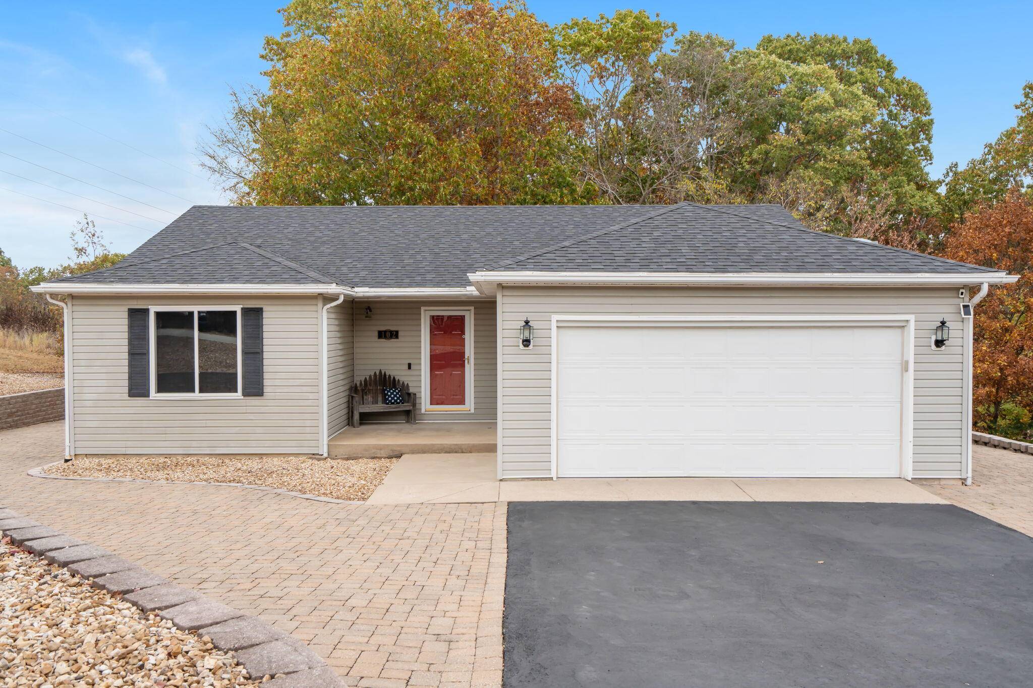 Branson West, MO 65737,102 Sunny LN
