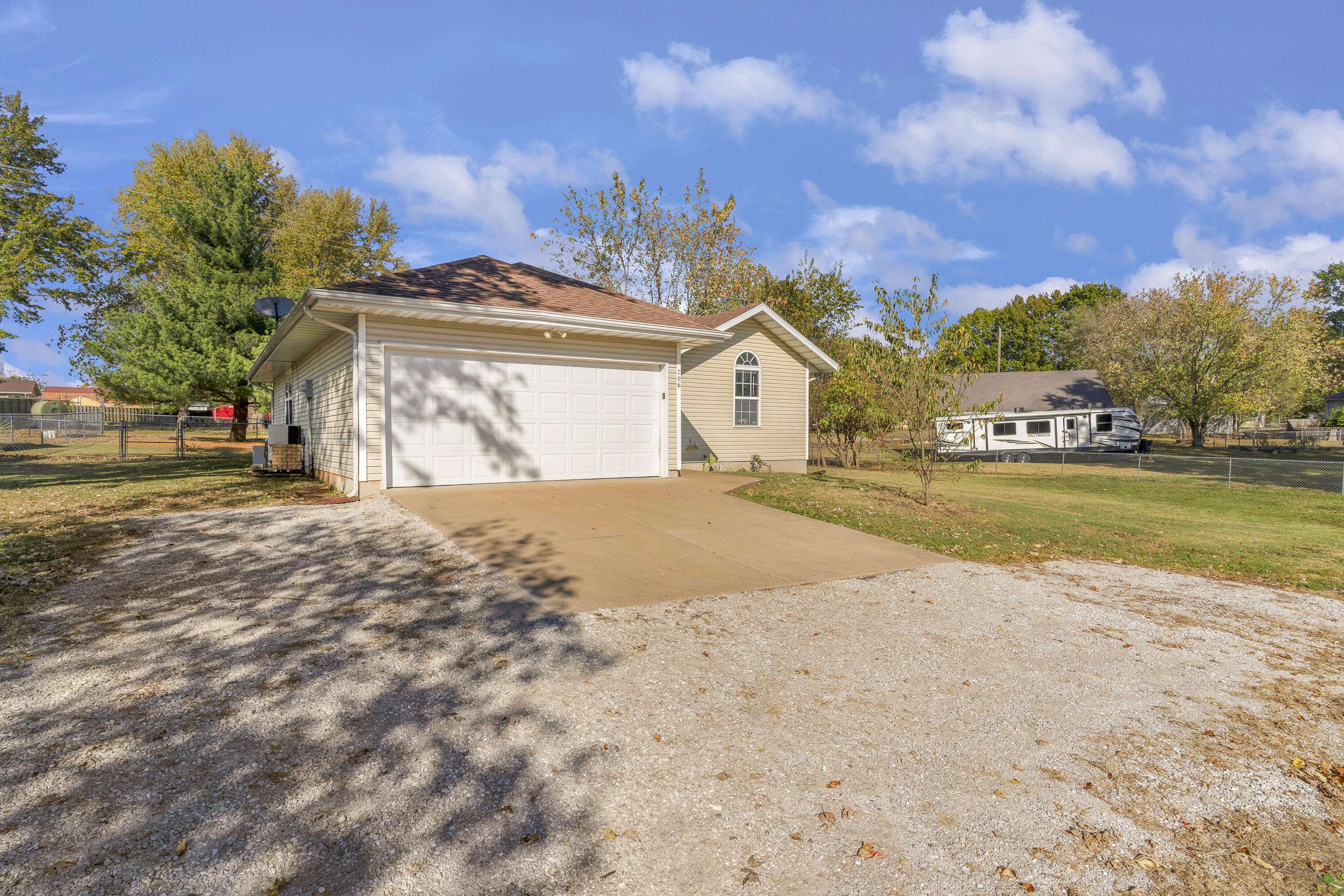 Willard, MO 65781,706 S Miller RD