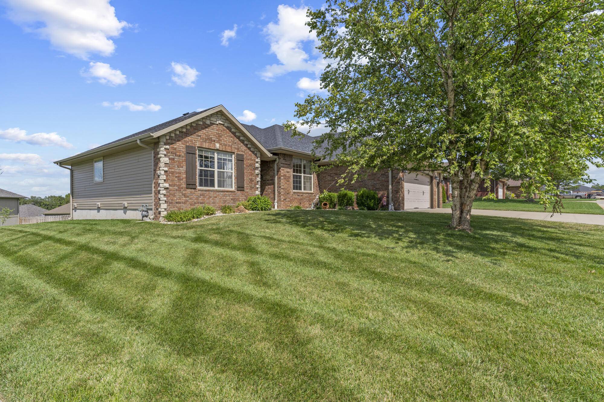 Nixa, MO 65714,859 Stone Crest DR