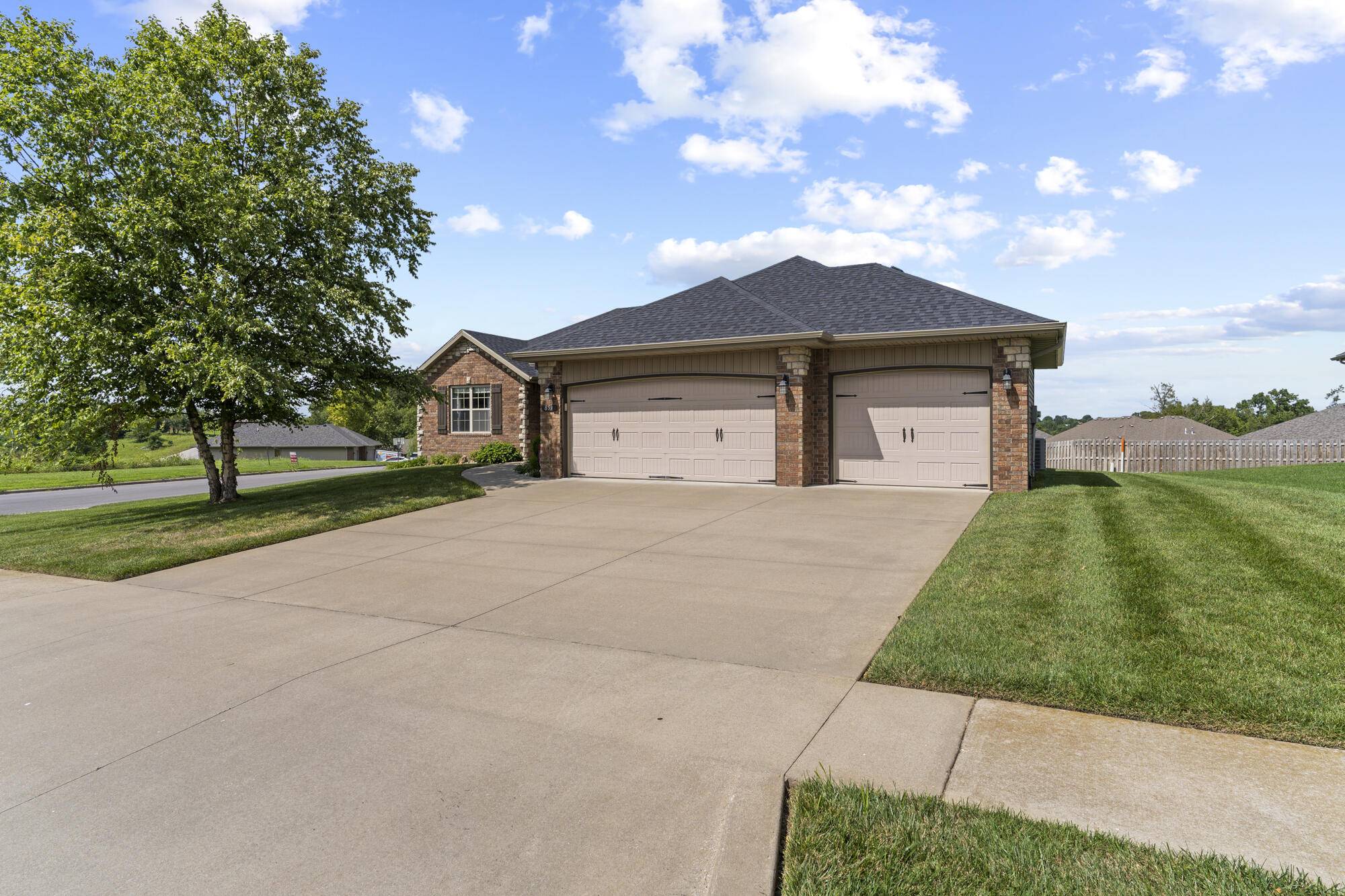 Nixa, MO 65714,859 Stone Crest DR