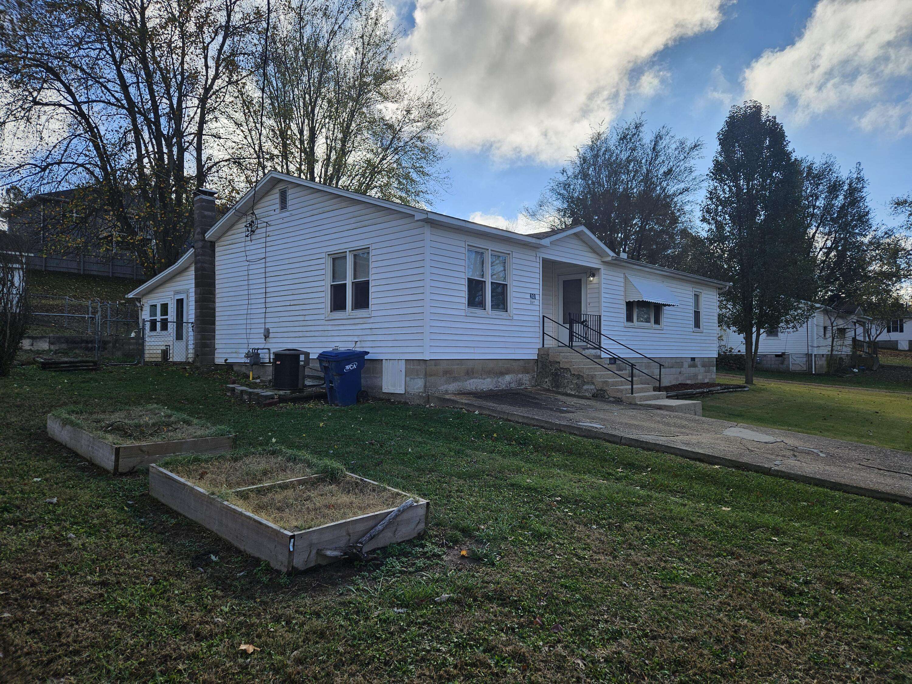 Mansfield, MO 65704,420 N Ash AVE