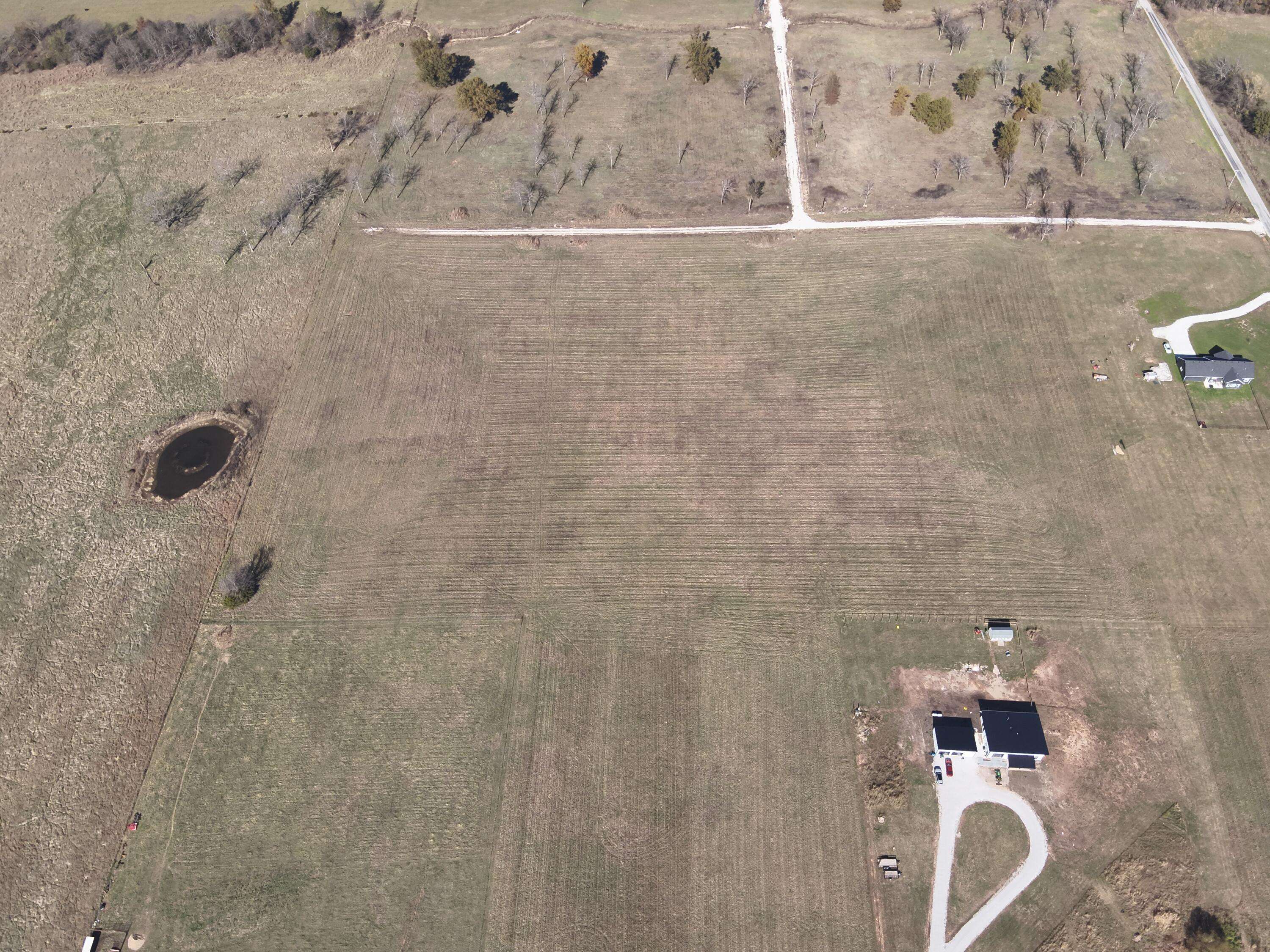Bolivar, MO 65613,011 S 82nd Road