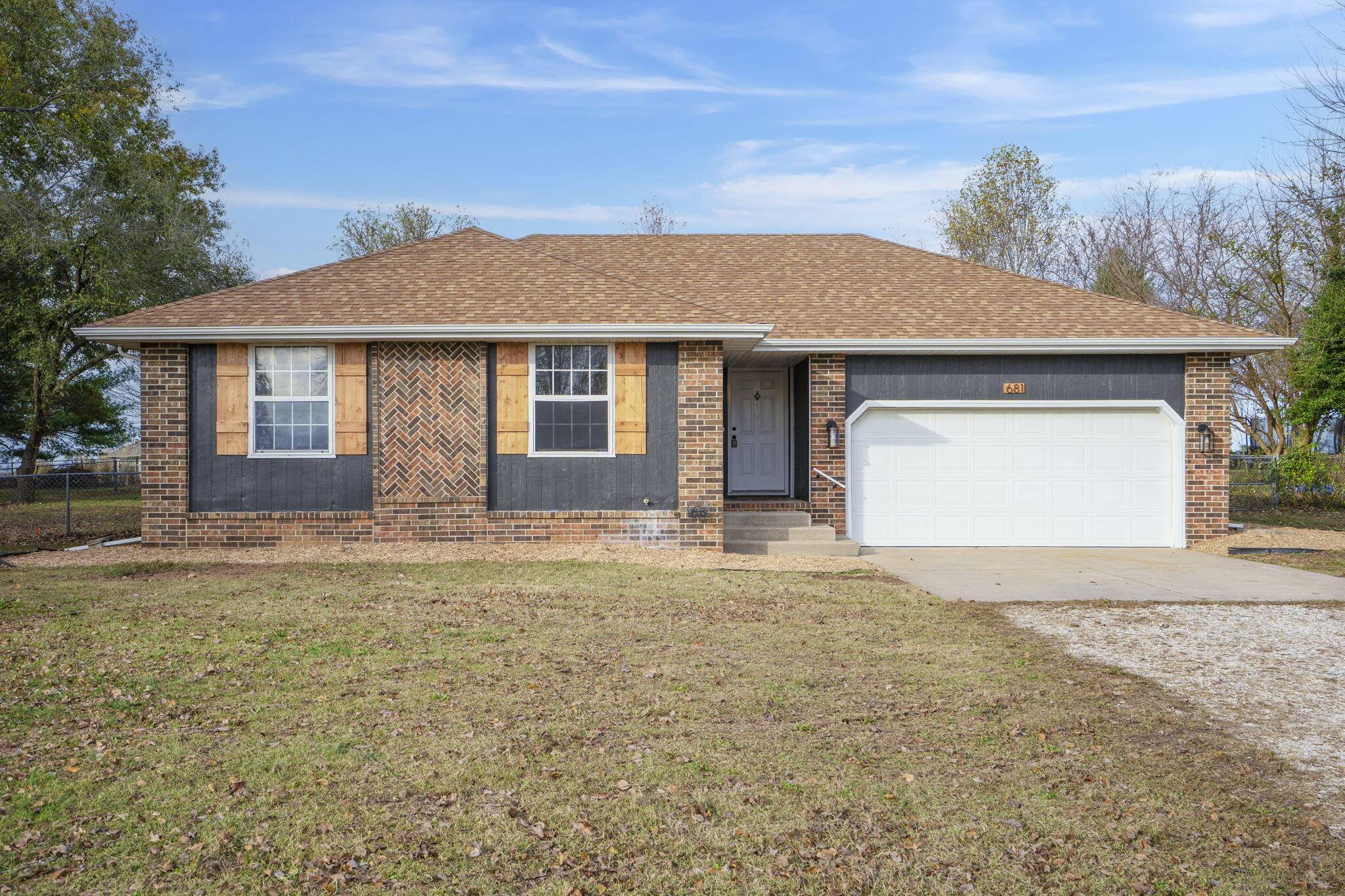 Ozark, MO 65721,681 Lone Hickory RD