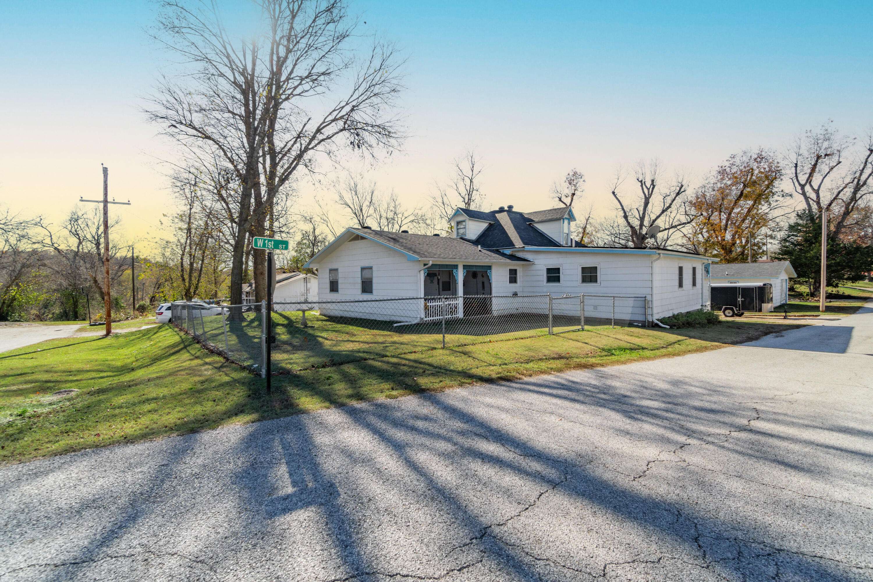 Pineville, MO 64856,101 W 1st ST