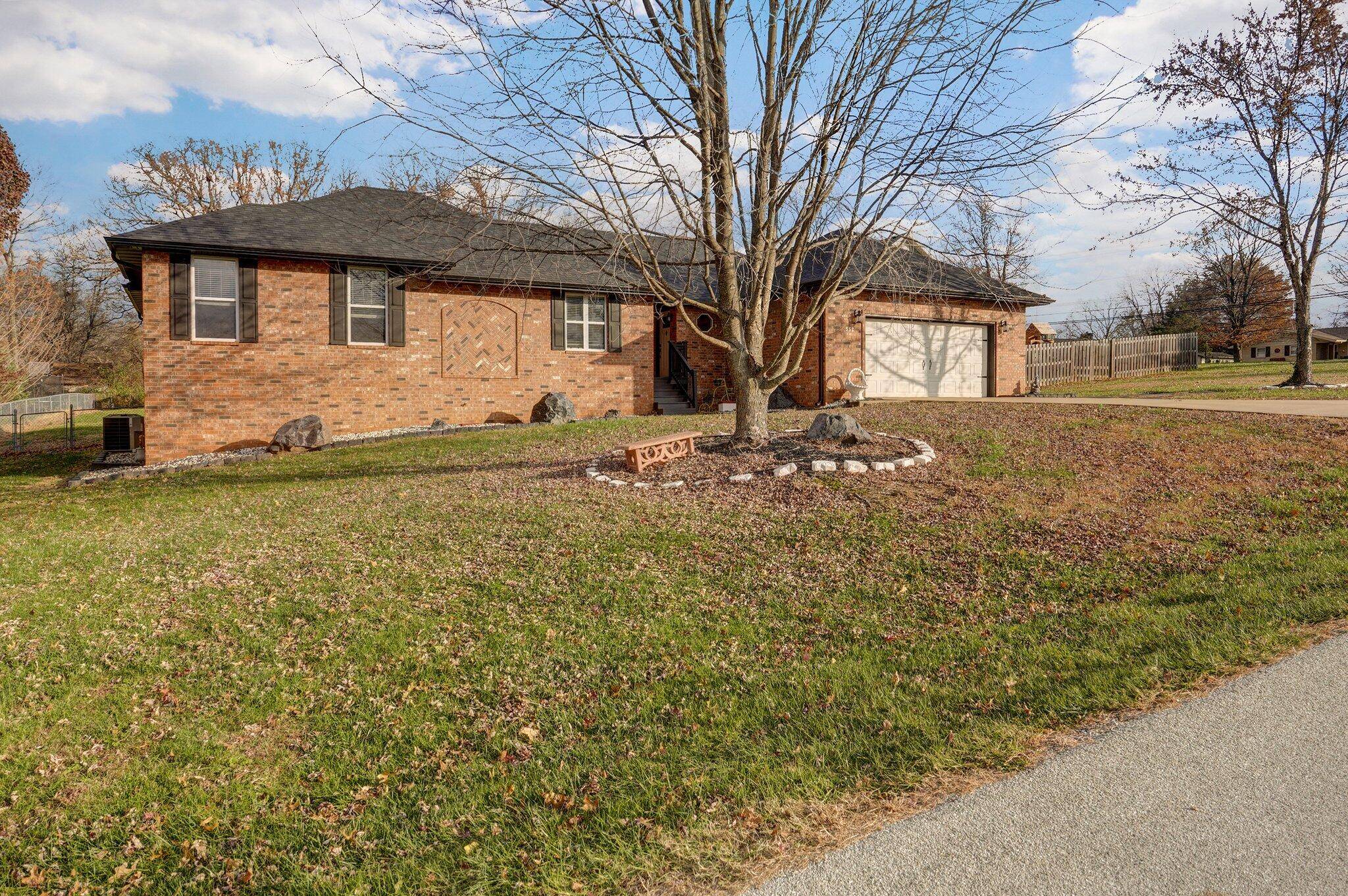 Springfield, MO 65809,552 S Hickory DR