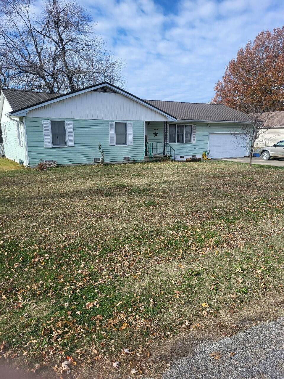 Lockwood, MO 65682,1605 Spruce ST