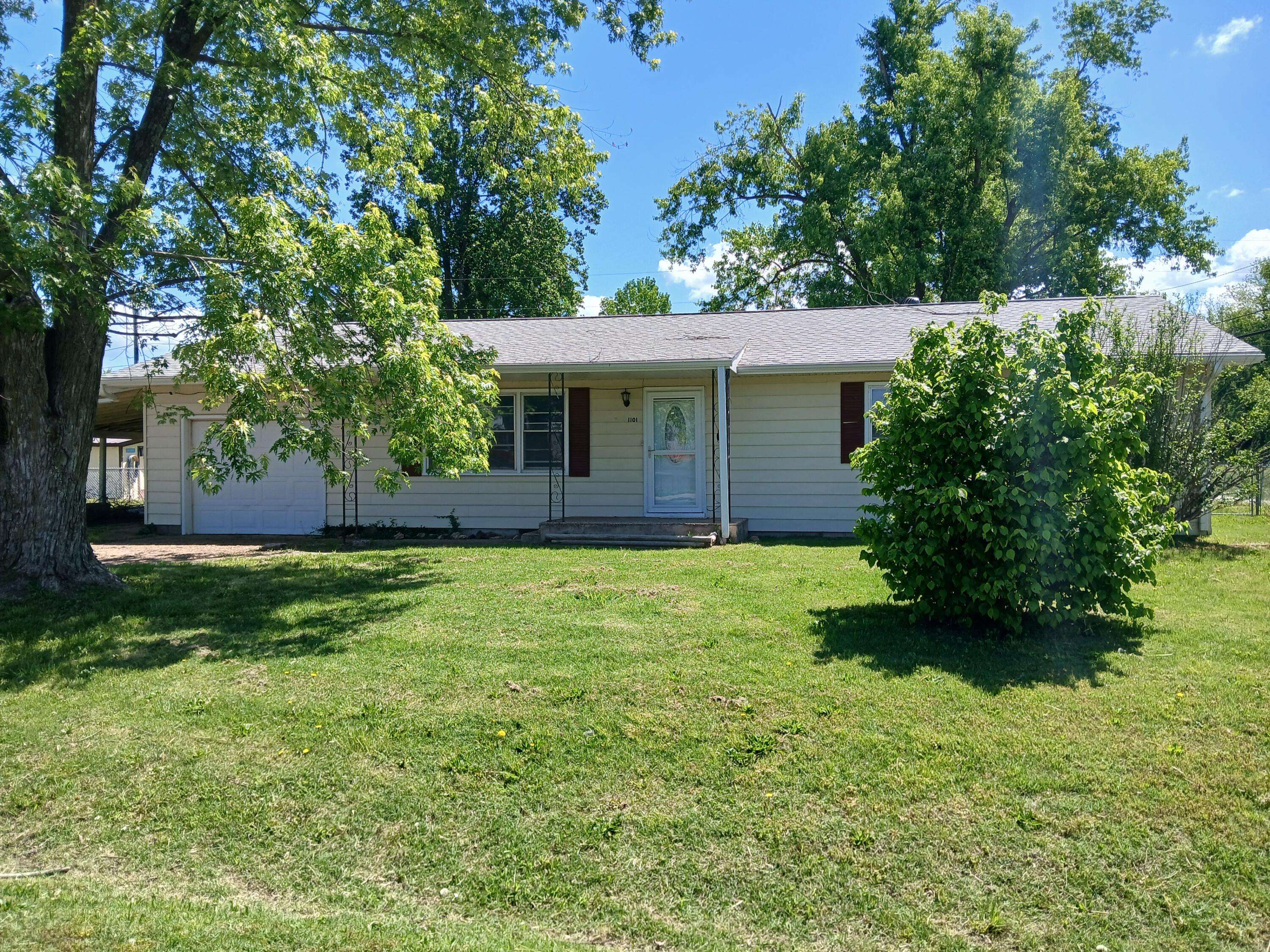 Cassville, MO 65625,1101 Presley DR
