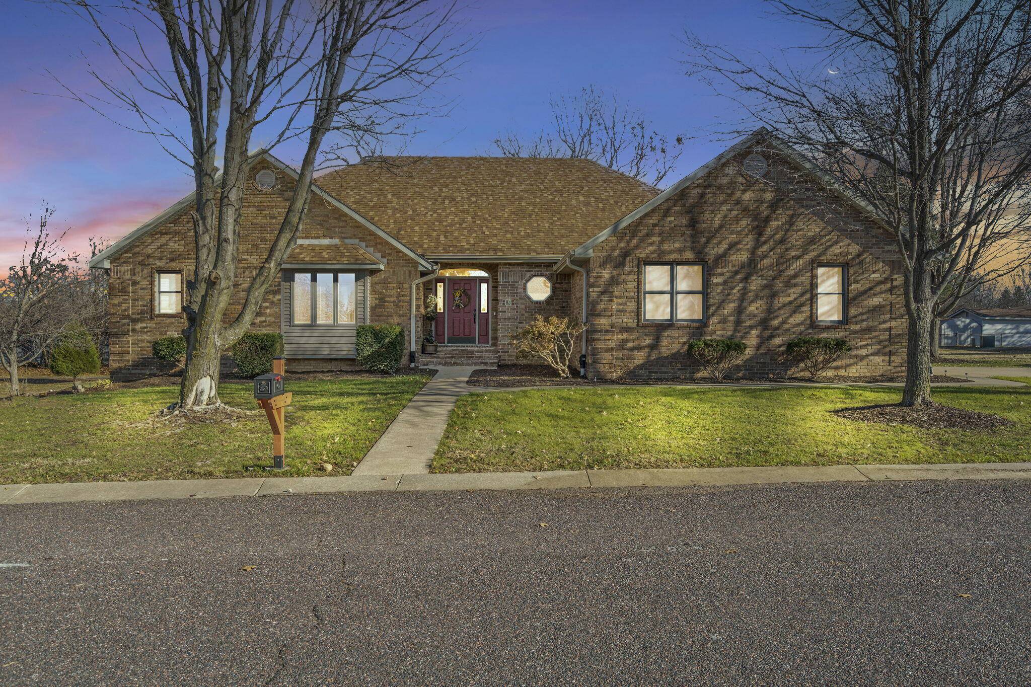 Monett, MO 65708,16 Southgate AVE