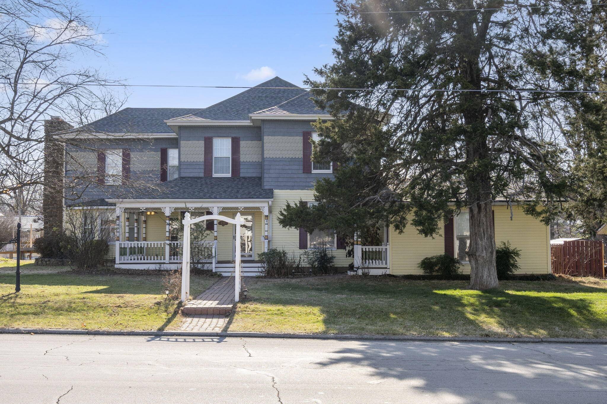 Marshfield, MO 65706,436 W Washington ST