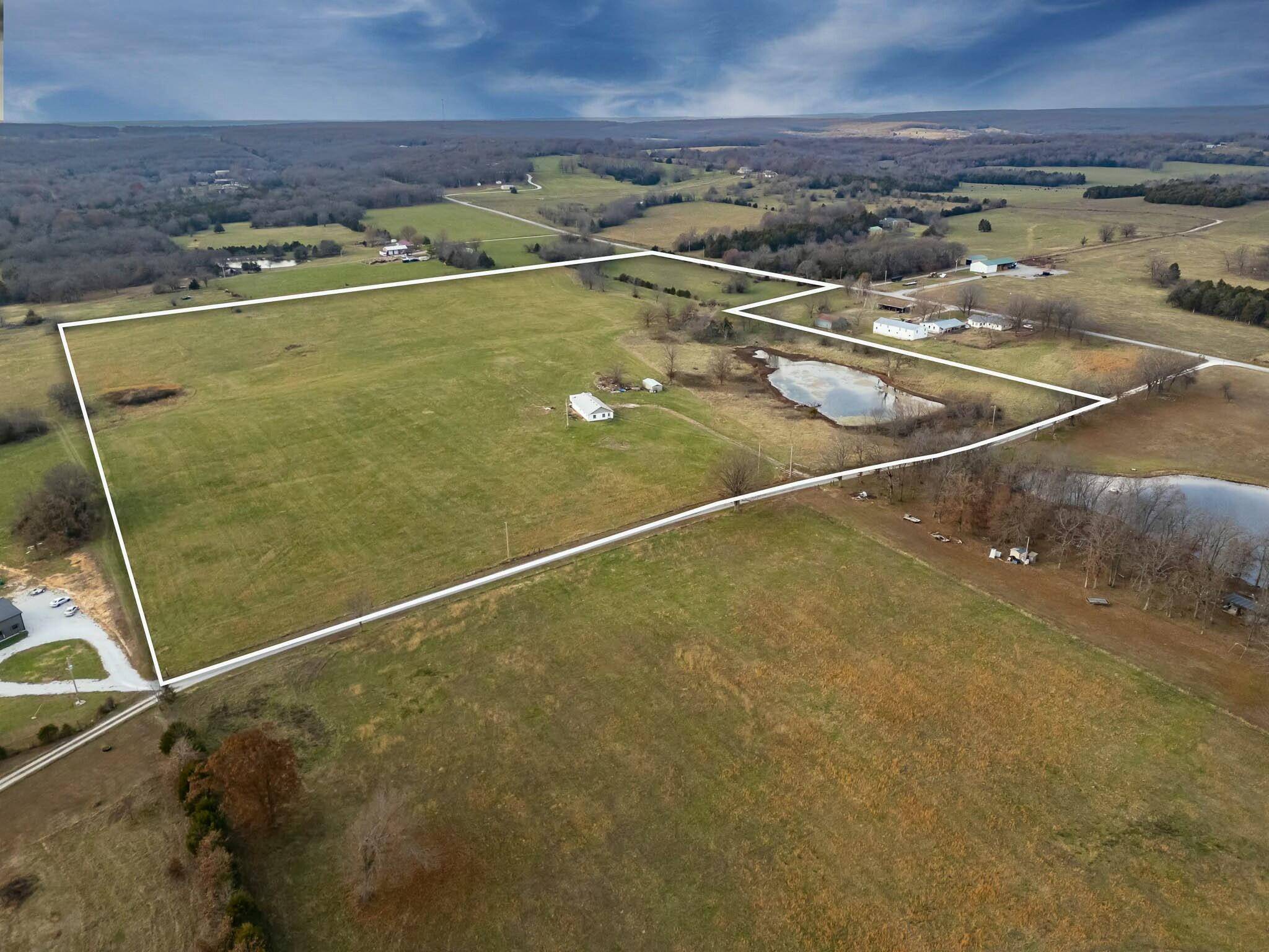 Dunnegan, MO 65640,3815 S 77th RD