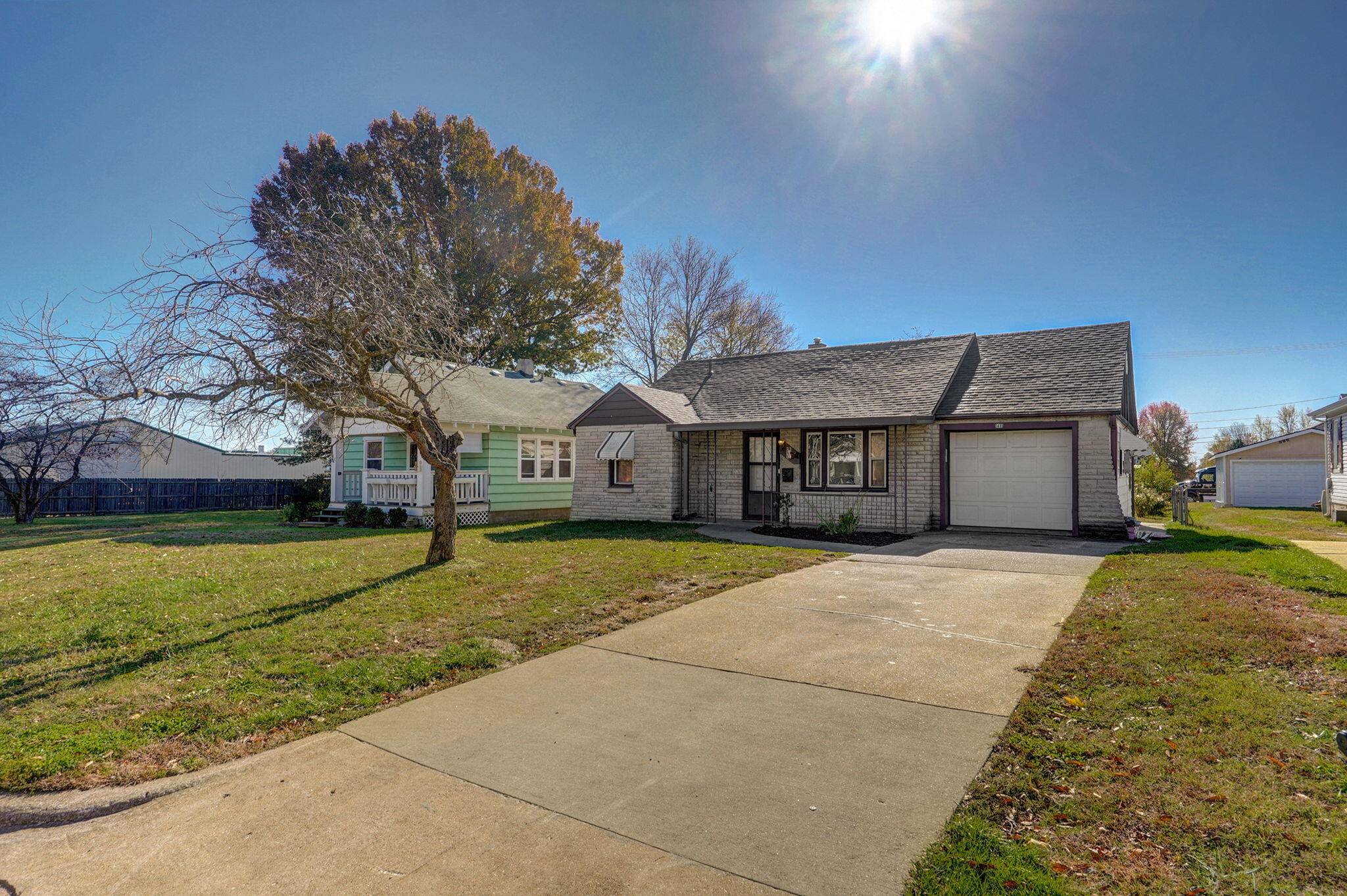 Springfield, MO 65802,1410 W Poplar ST