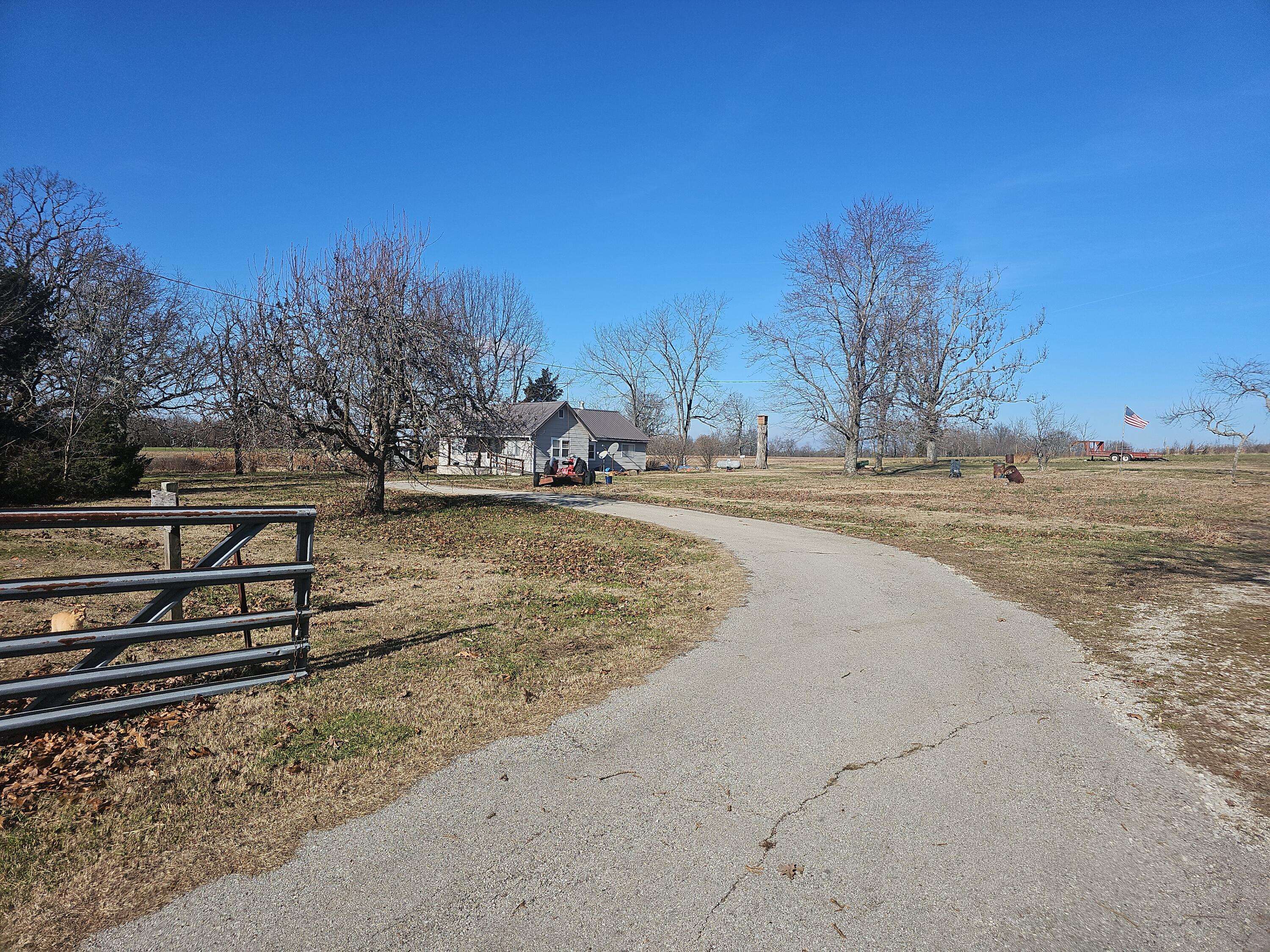 Moody, MO 65777,3323 State Route 142