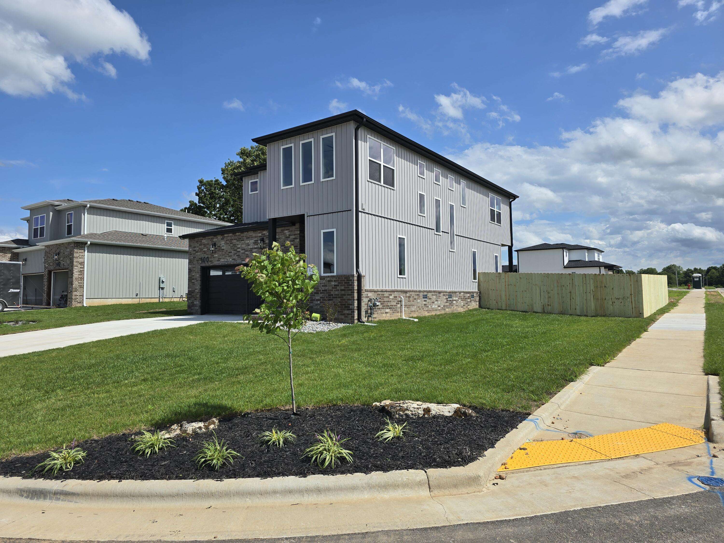 Clever, MO 65631,100 E Acacia CIR
