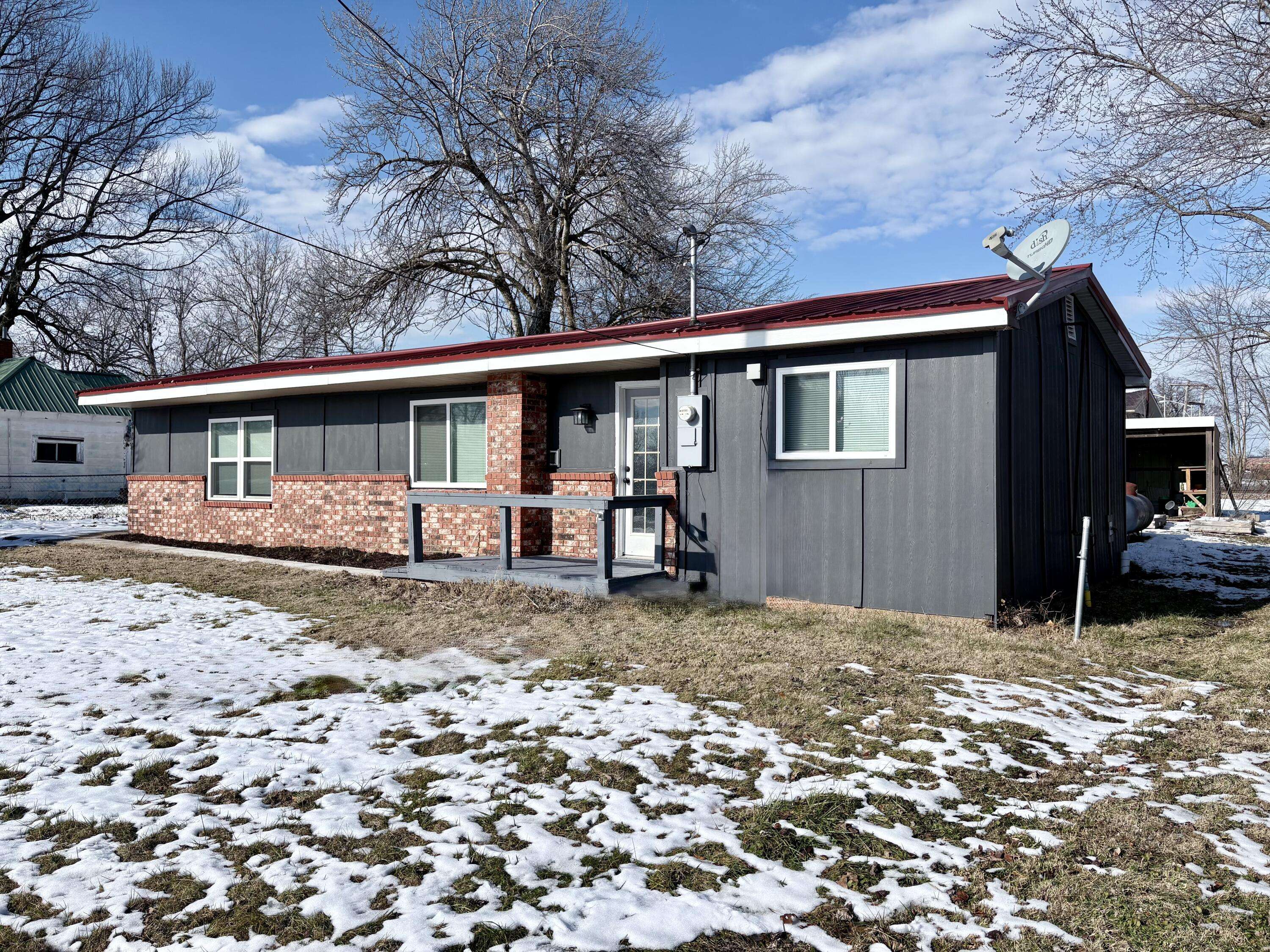 Seymour, MO 65746,409 E Washington ST