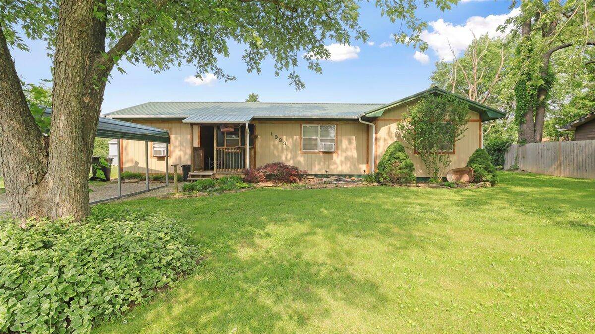 West Plains, MO 65775,1933 Lynn Drive