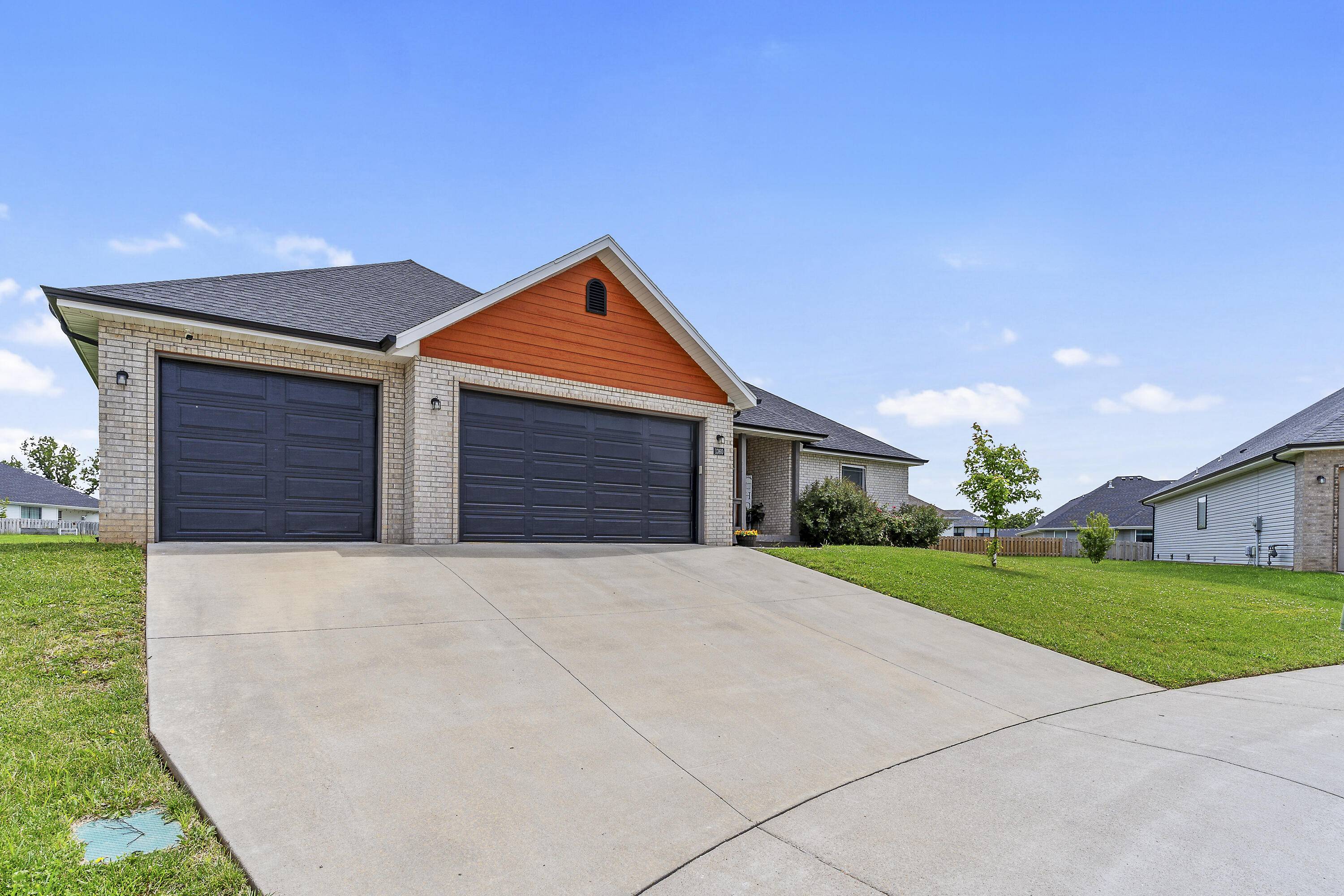 Nixa, MO 65714,1360 N Rainbow CT