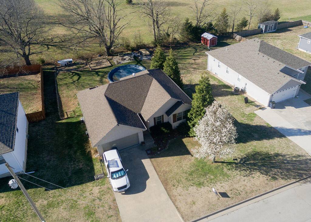 Marshfield, MO 65706,184 Crestwood DR
