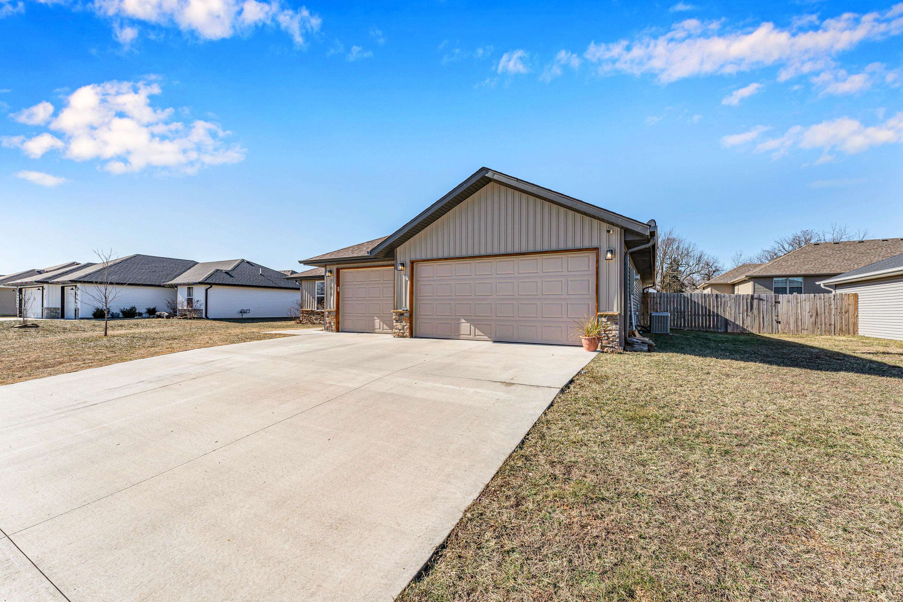 Billings, MO 65610,506 Mark ST