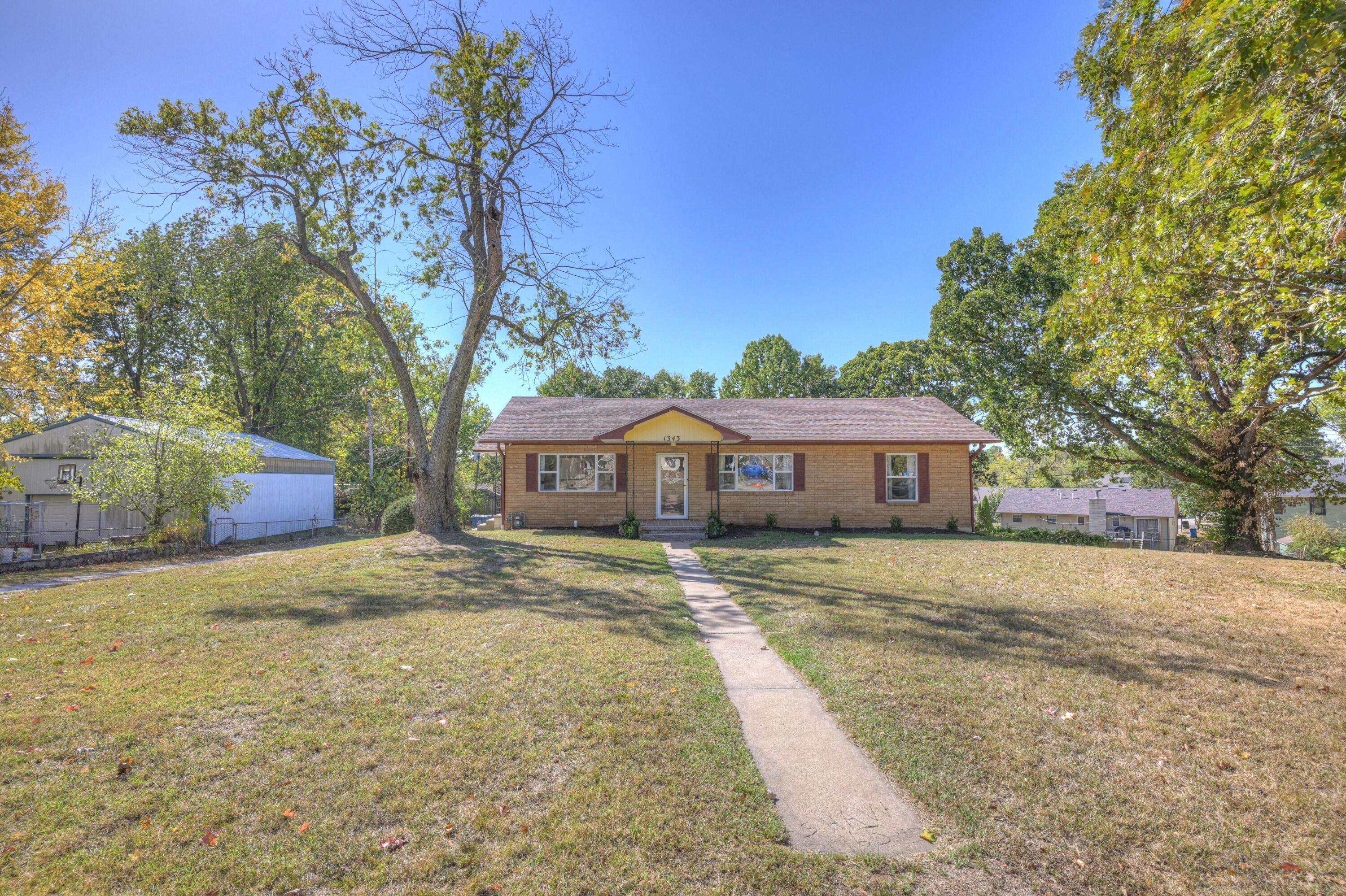 Neosho, MO 64850,1343 Glenstone Drive