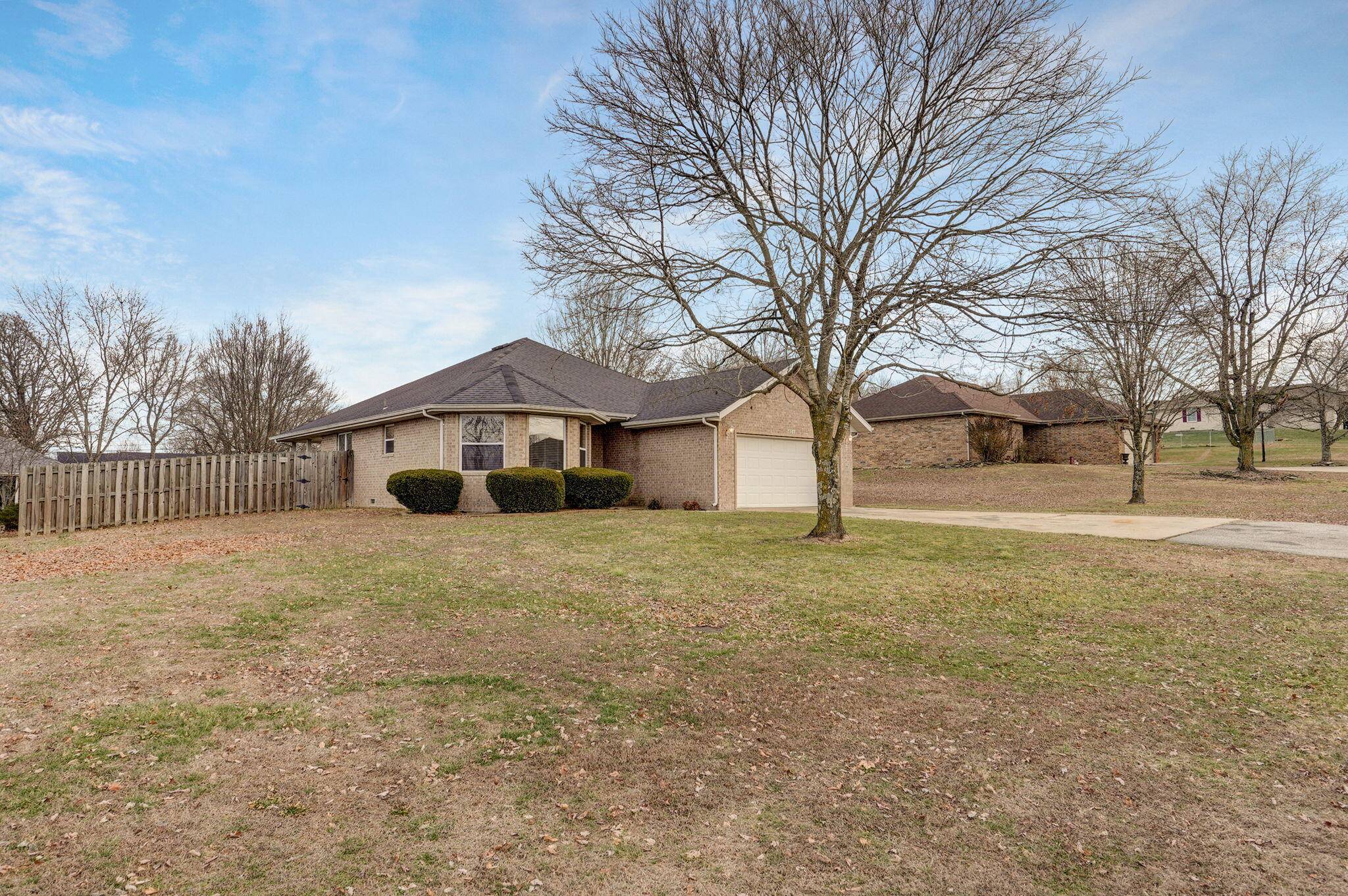 Crane, MO 65633,406 Kadee DR