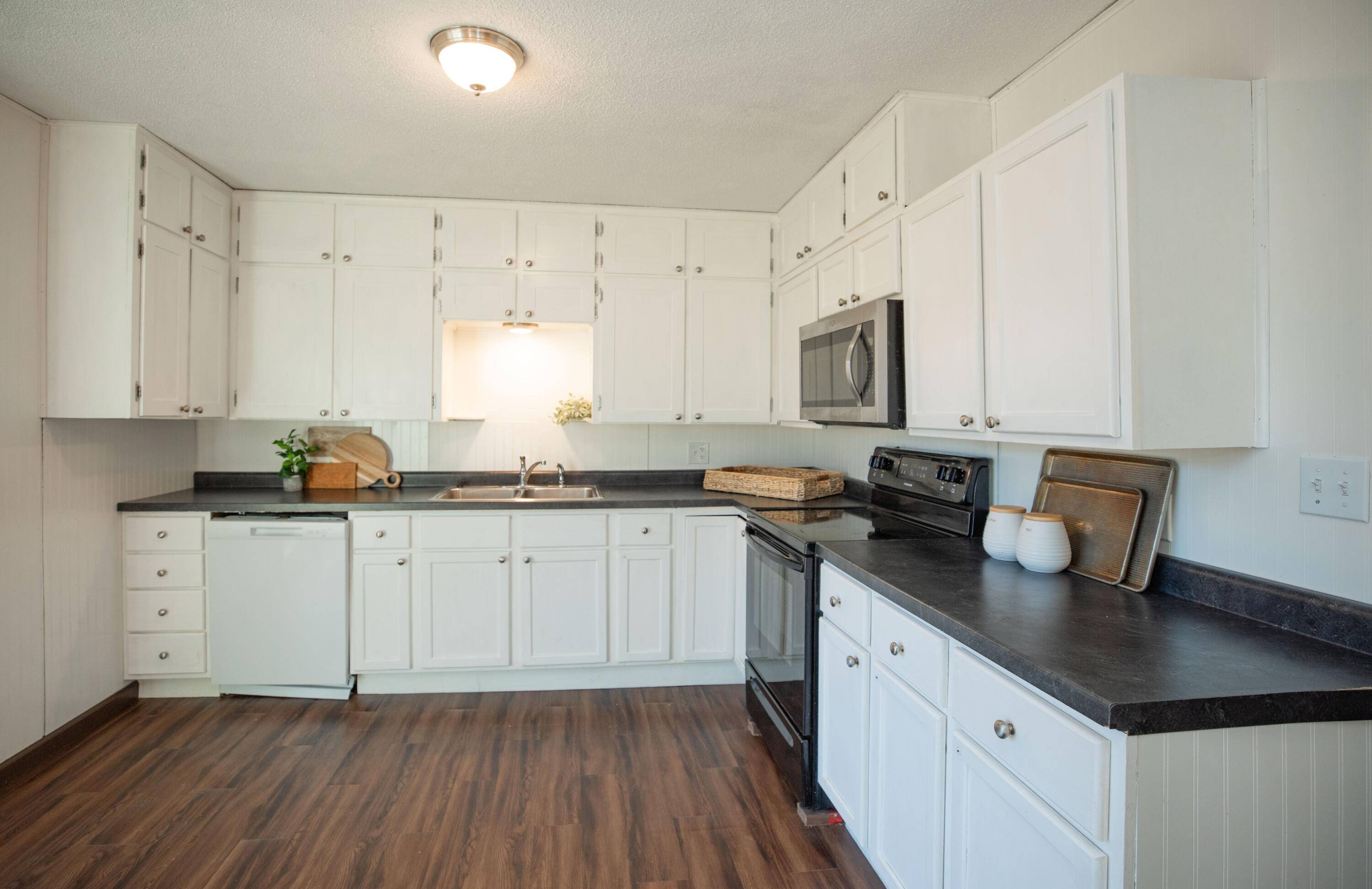 Humansville, MO 65674,602 S Sarah ST