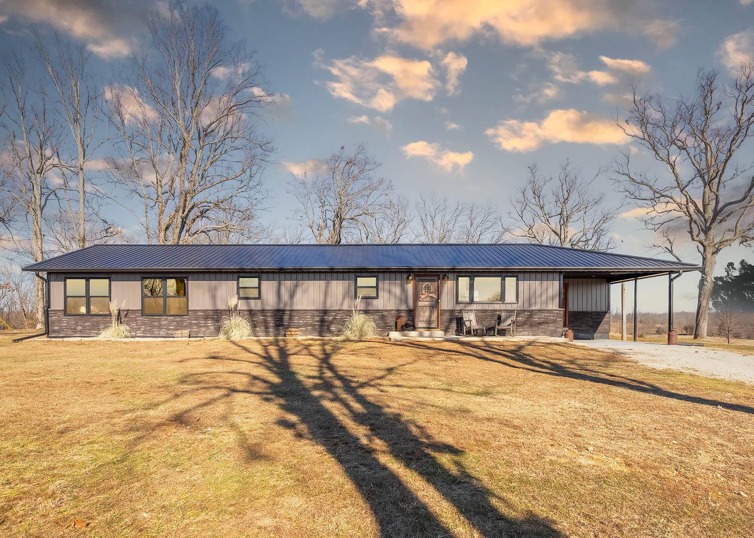 Thayer, MO 65791,15881 Highway 142