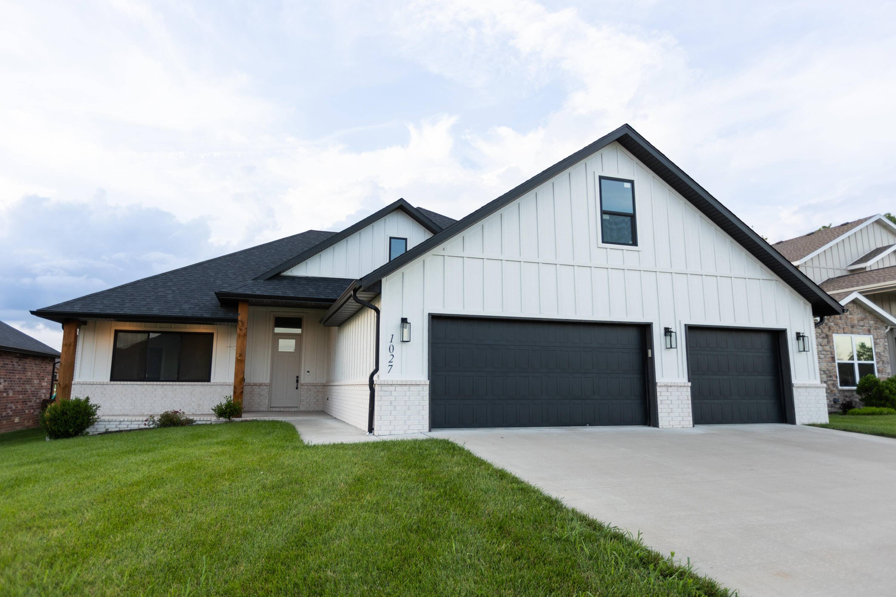 Springfield, MO 65810,1027 E Siler Pkwy