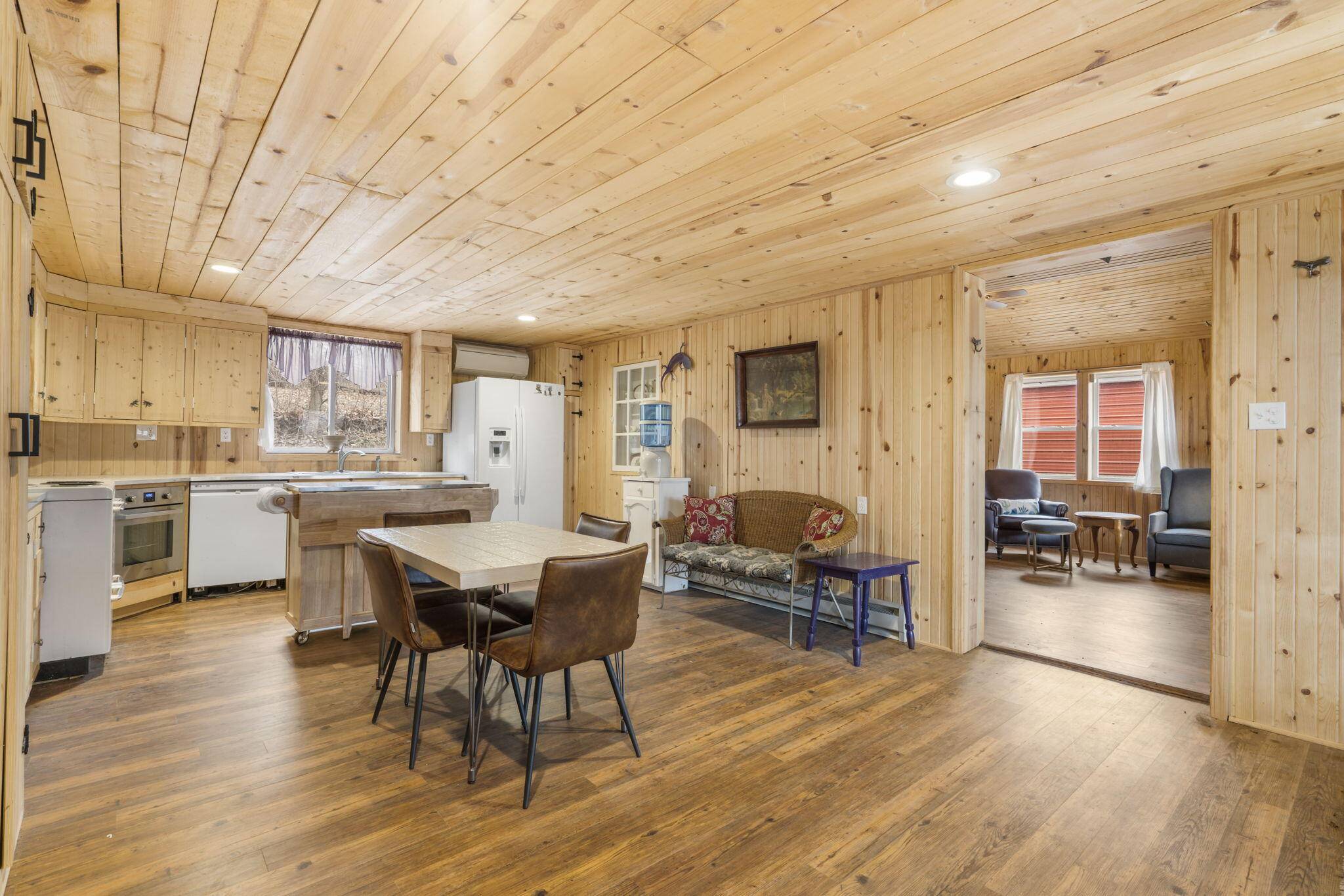 Pittsburg, MO 65724,24329 Beach Road