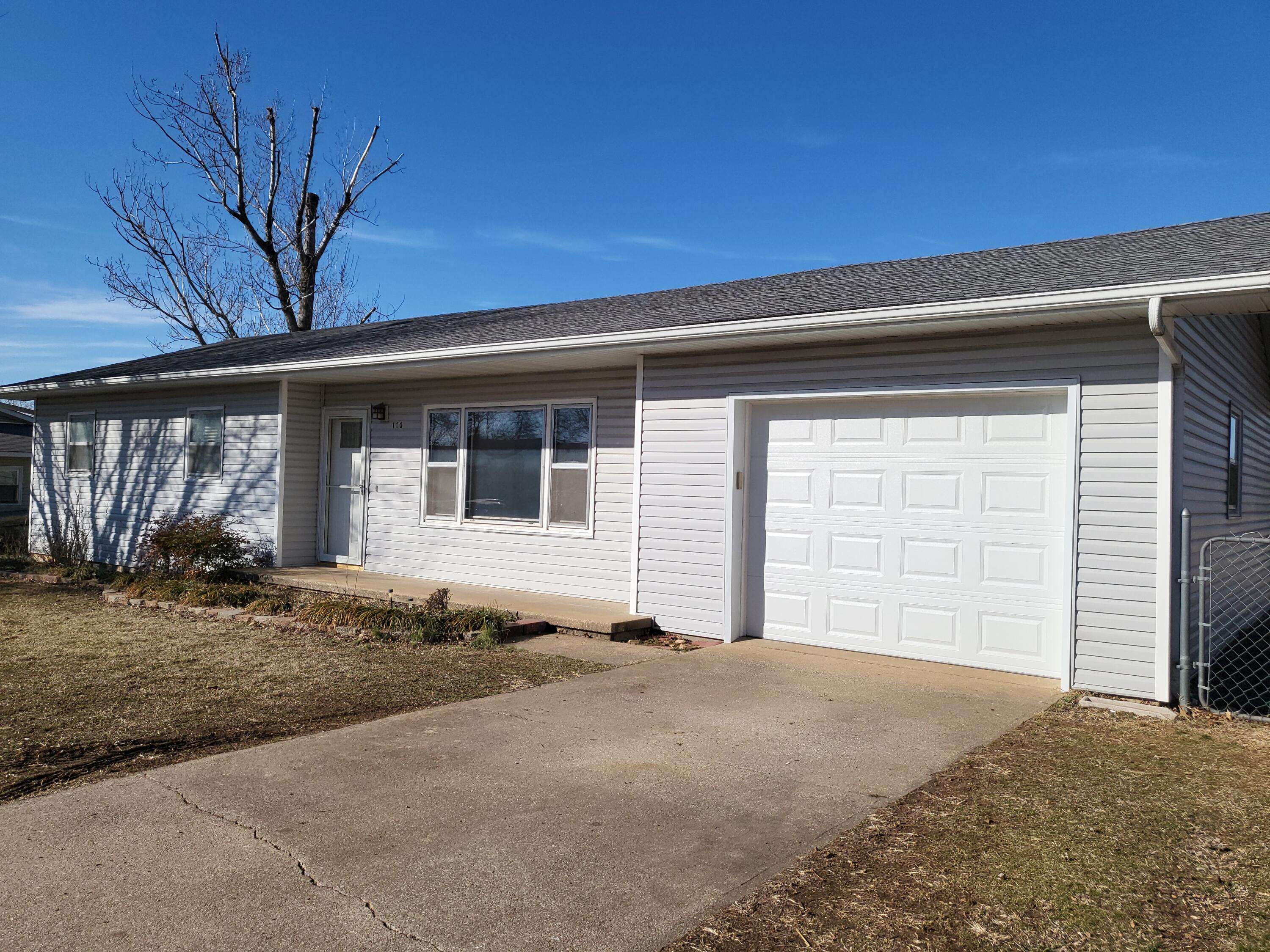 Monett, MO 65708,110 Douglas ST