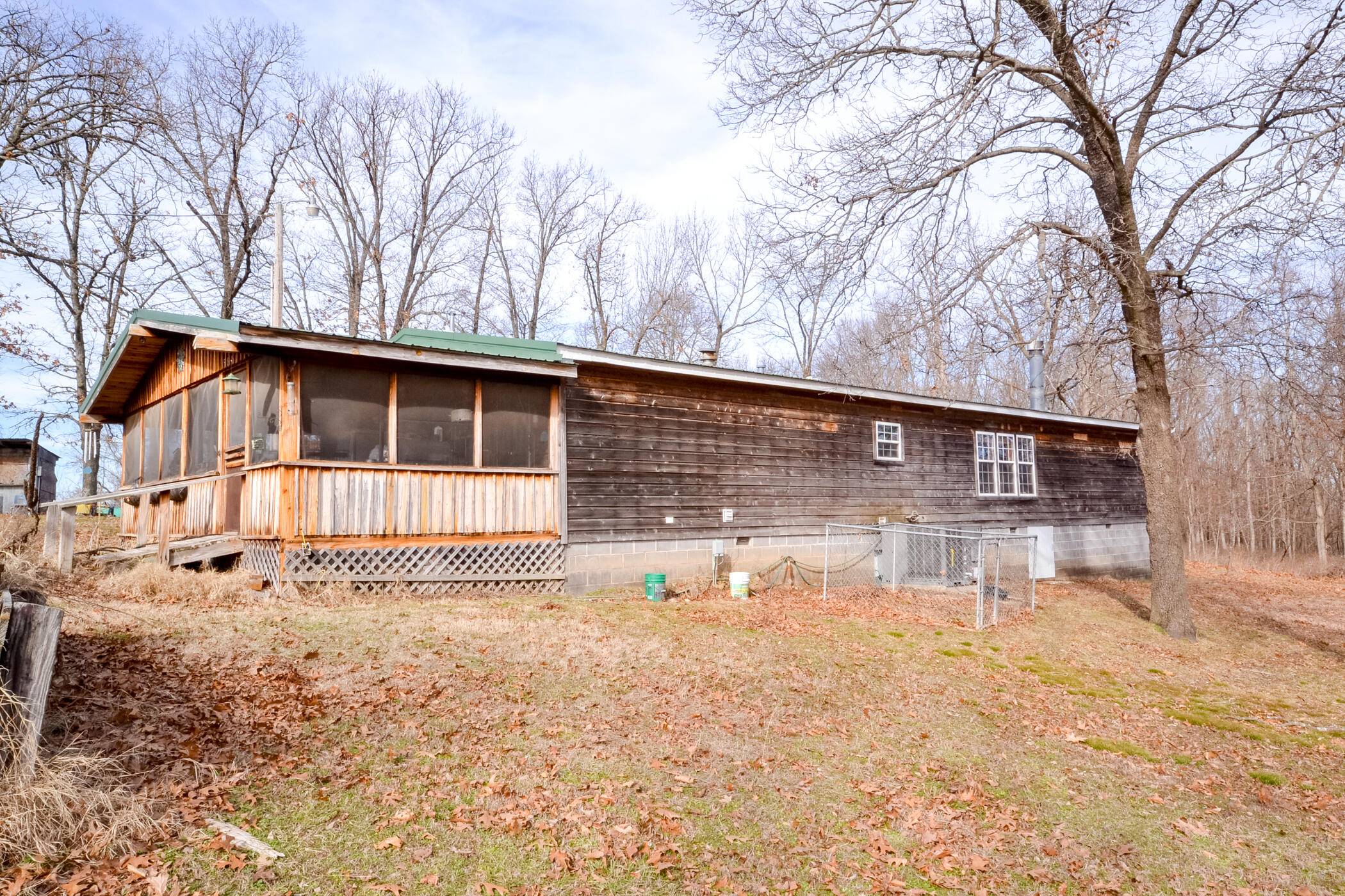 Powell, MO 65730,581 Meador RD