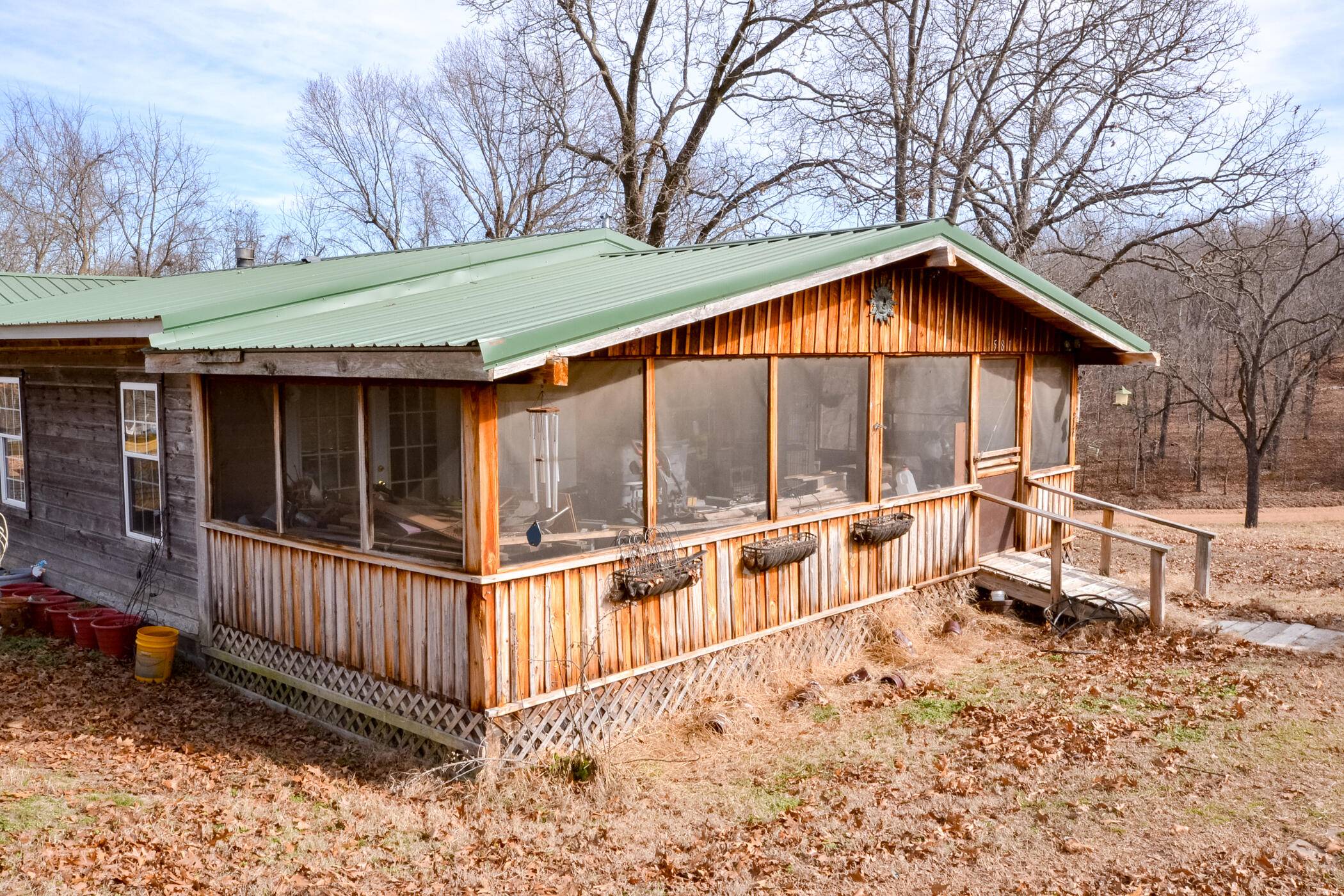 Powell, MO 65730,581 Meador RD