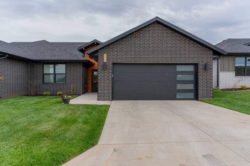 Springfield, MO 65810,5955 S Farm Rd 163 #101a