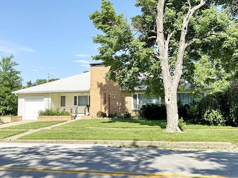 El Dorado Springs, MO 64744,405 N Main ST