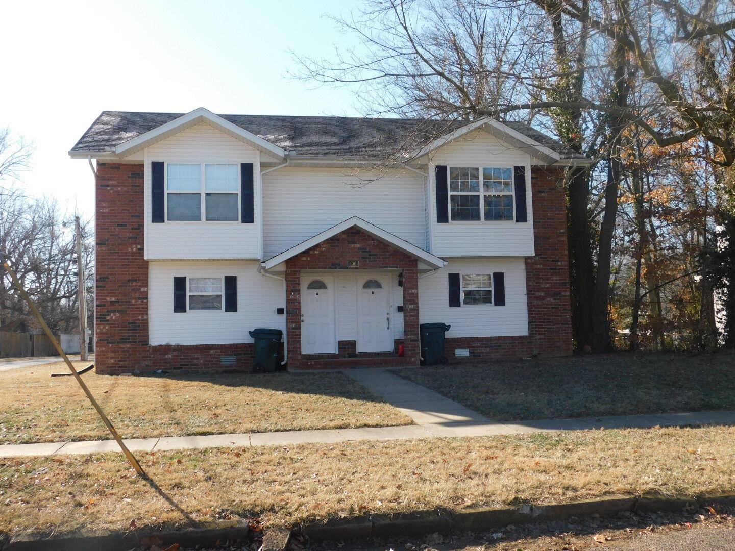 Monett, MO 65708,409 W Dunn