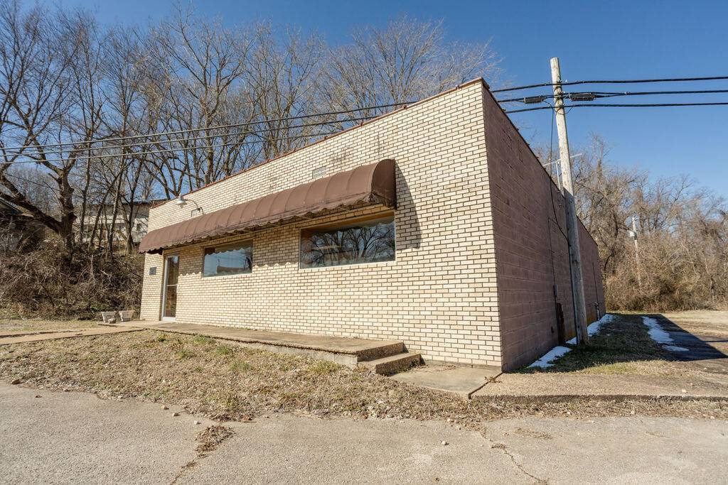 Gainesville, MO 65655,195 Main Street