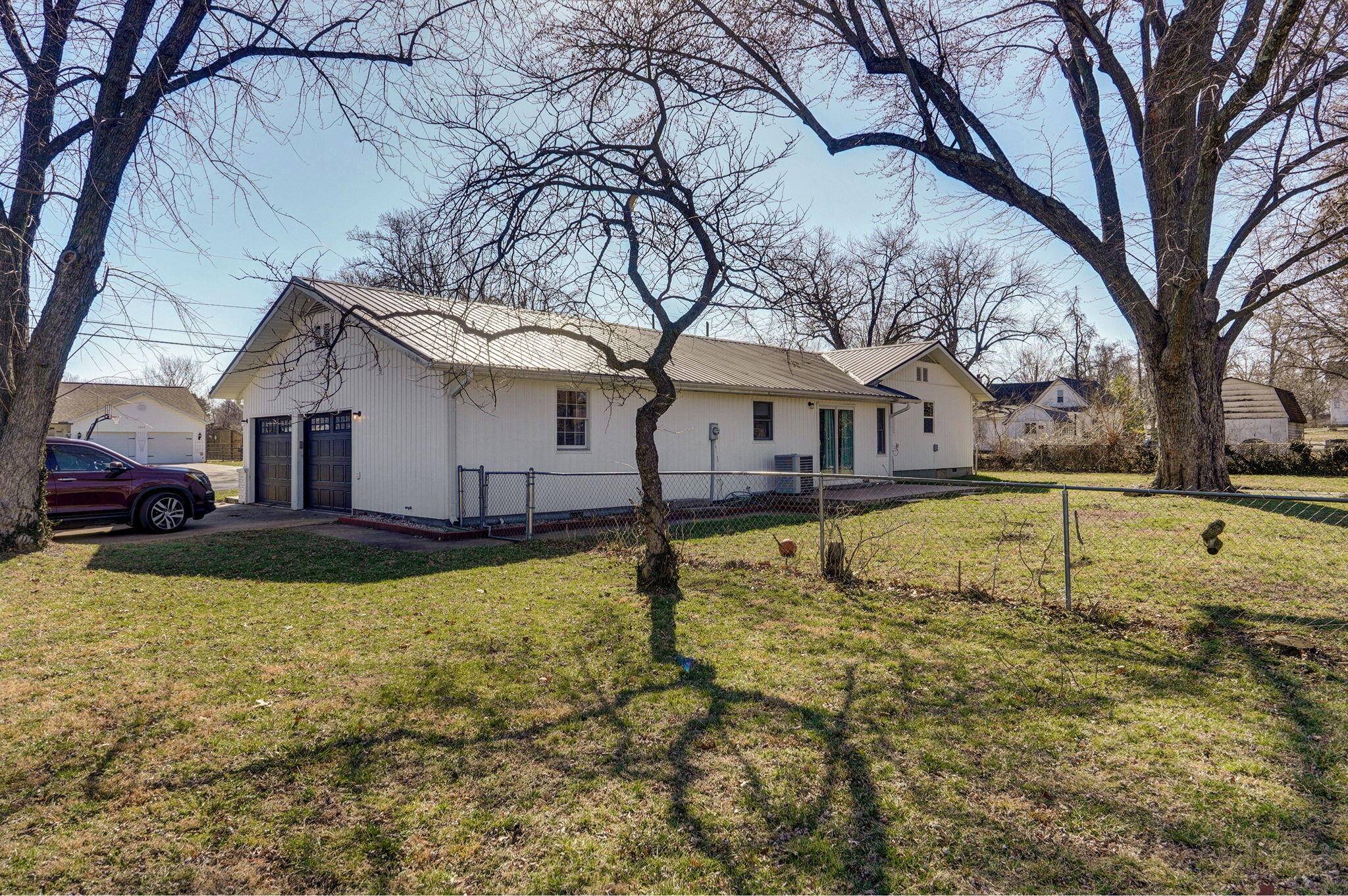 Bolivar, MO 65613,1025 N Market AVE
