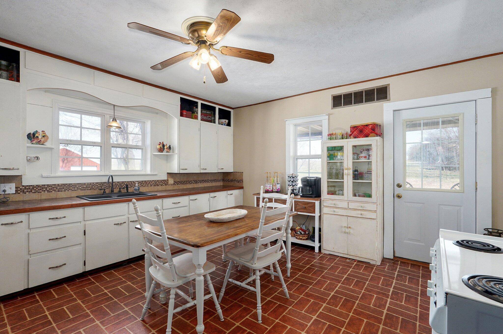 Mt Vernon, MO 65712,13461 Lawrence 1090