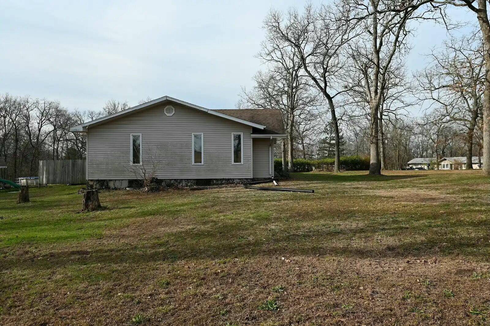 El Dorado Springs, MO 64744,1305 S 145 RD