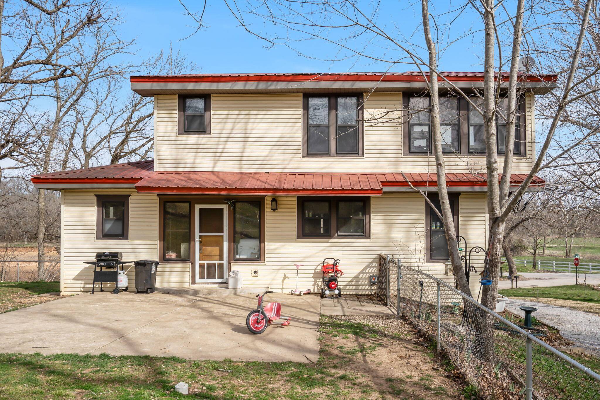 Clever, MO 65631,122 Kerr RD